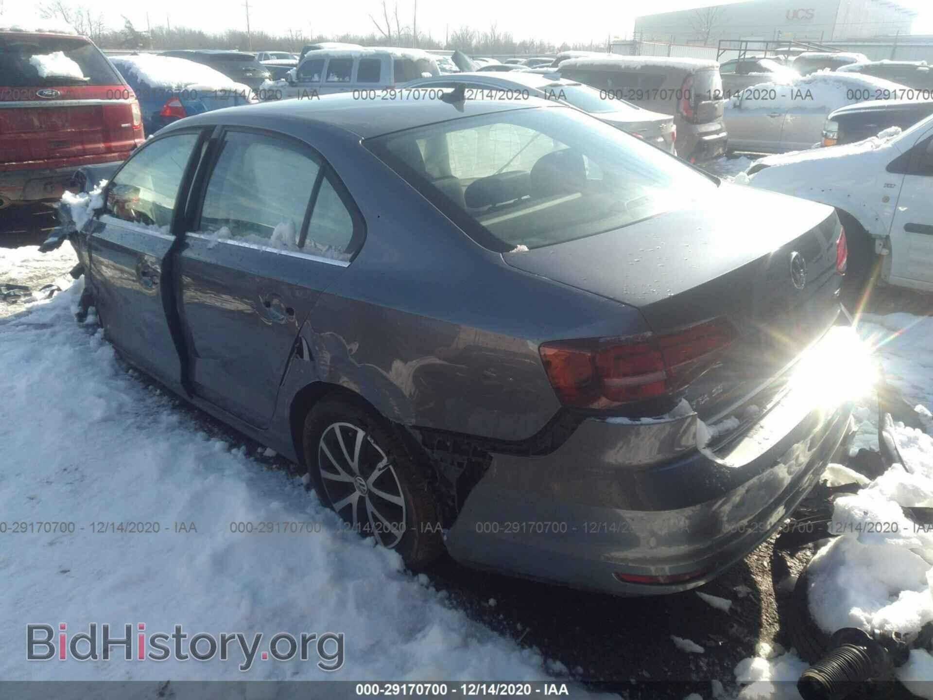 2017 VOLKSWAGEN JETTA - VIN: 3VWDB7AJ5HM382477 - Фото 3