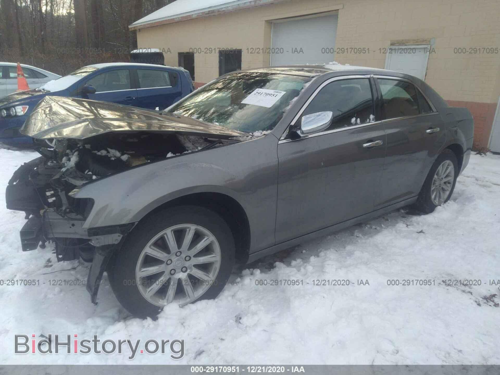 2012 CHRYSLER 300 - VIN: 2C3CCACG7CH182061 - Фото 2