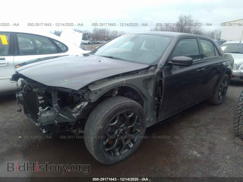 2017 Chrysler 300 (VIN 2C3CCAGG7HH622295) — photo 2 of 11