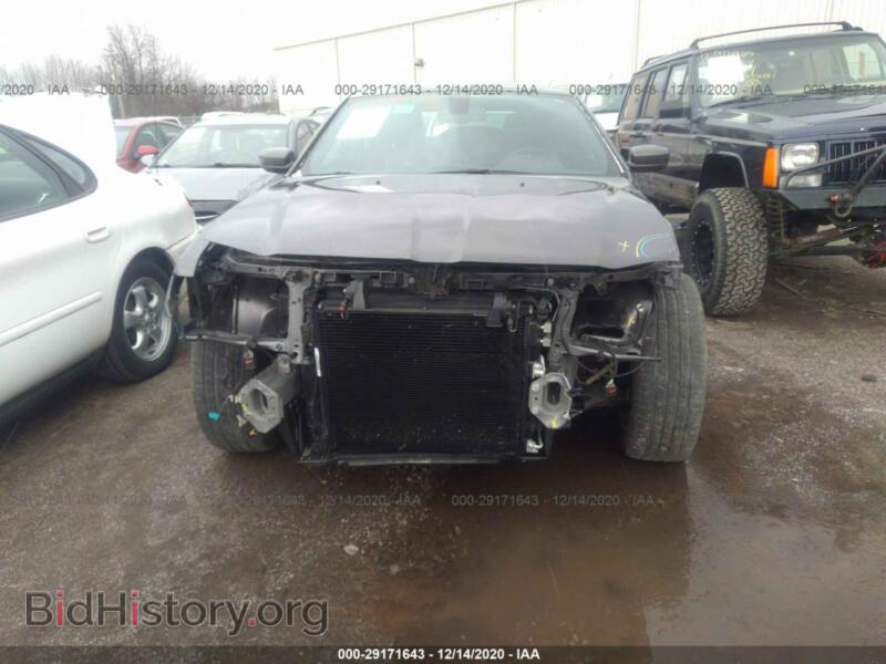 2017 Chrysler 300 (VIN 2C3CCAGG7HH622295) — photo 6 of 11