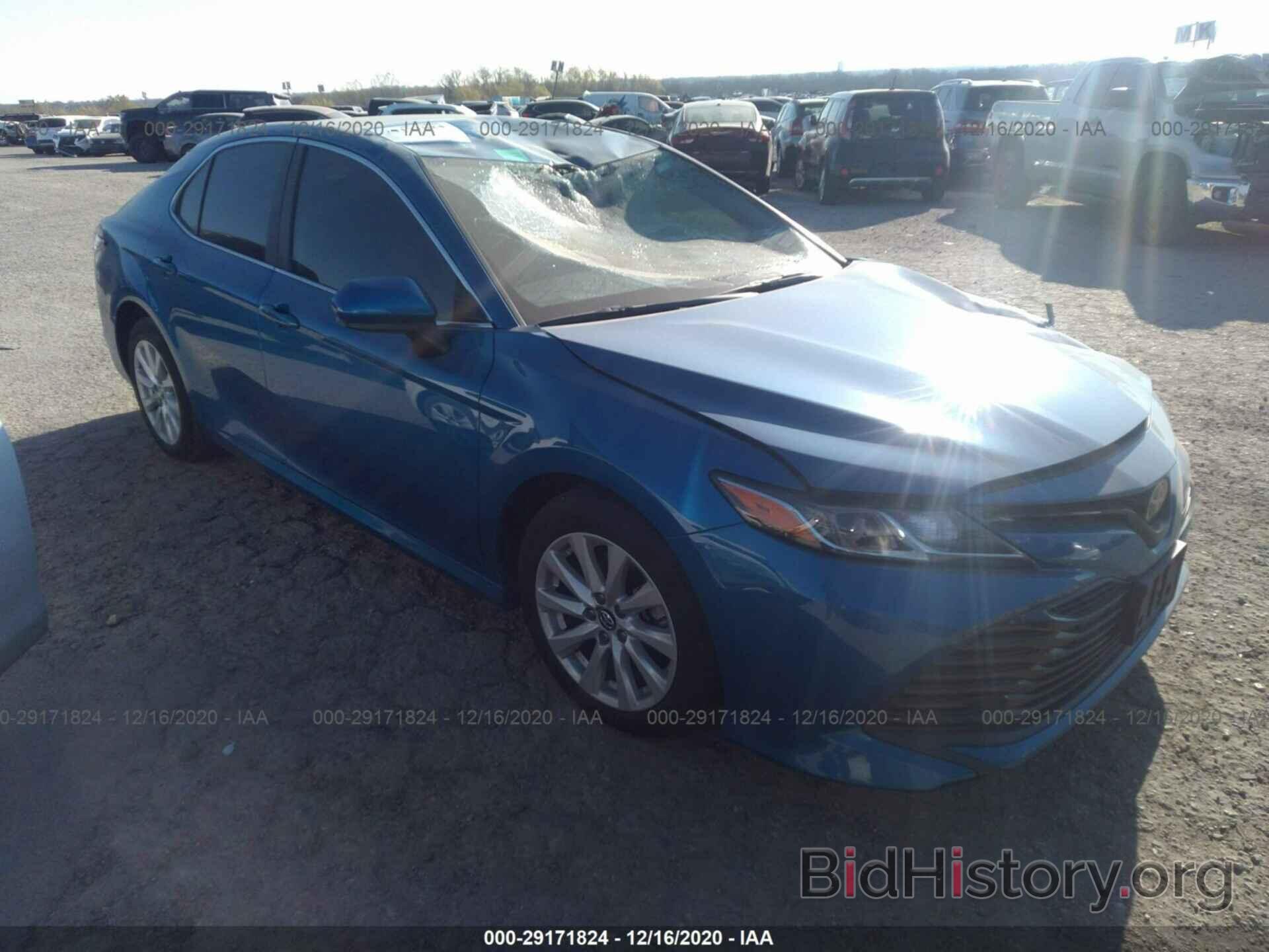 Photo 4T1C11AK0LU320346 - TOYOTA CAMRY 2020