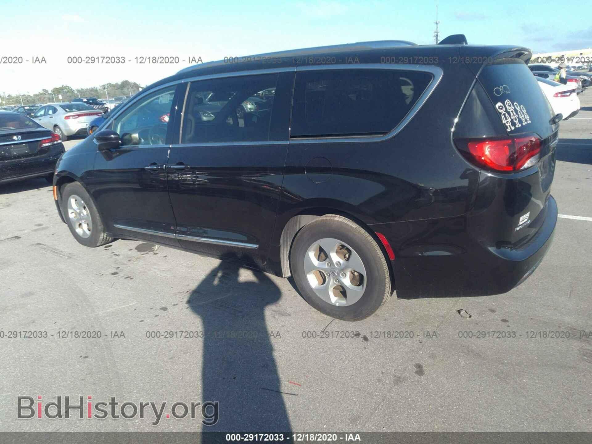 2017 CHRYSLER PACIFICA - VIN: 2C4RC1EGXHR836913 - Фото 3