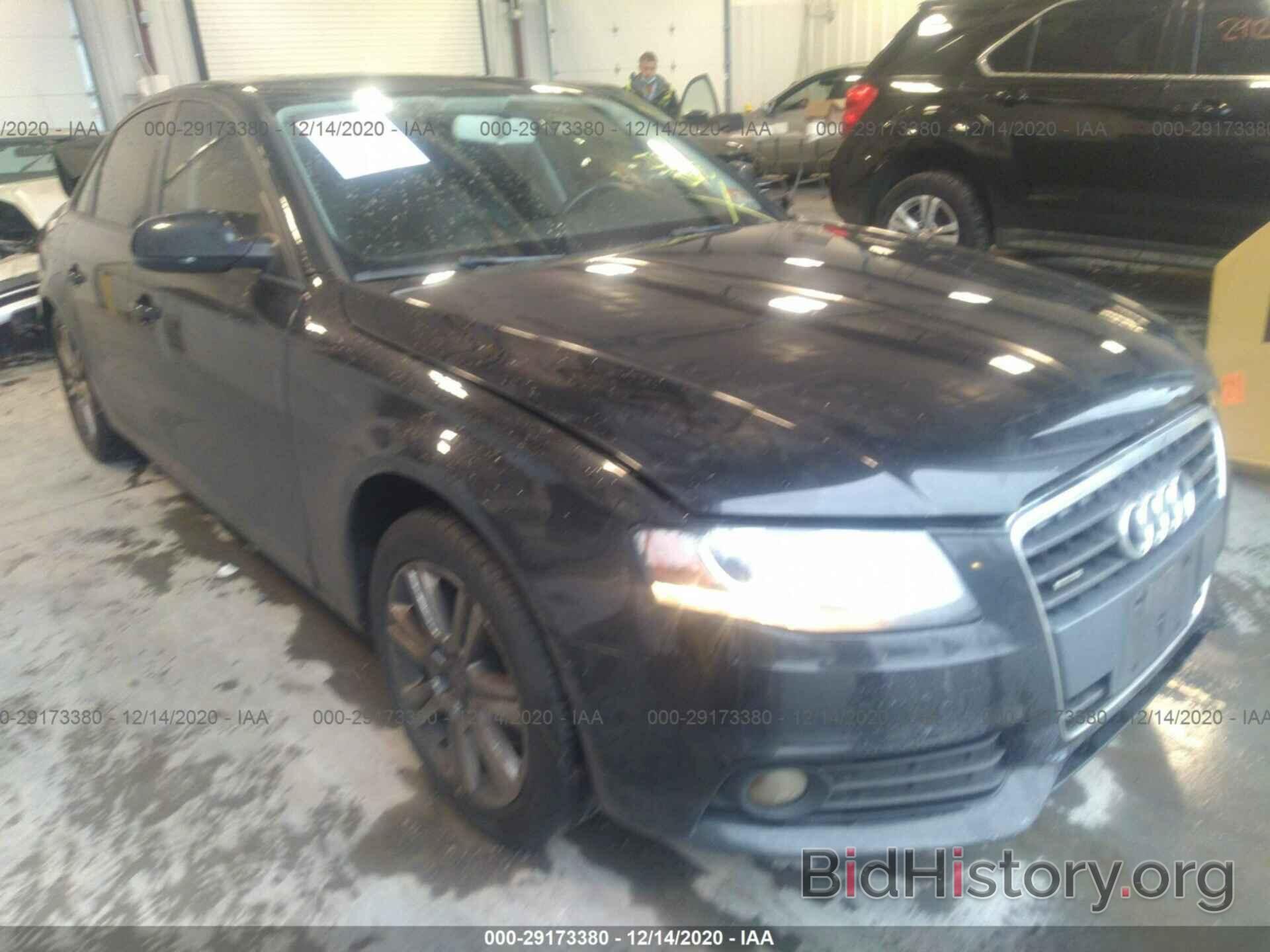 Photo WAUBFAFLXBN049157 - AUDI A4 2011