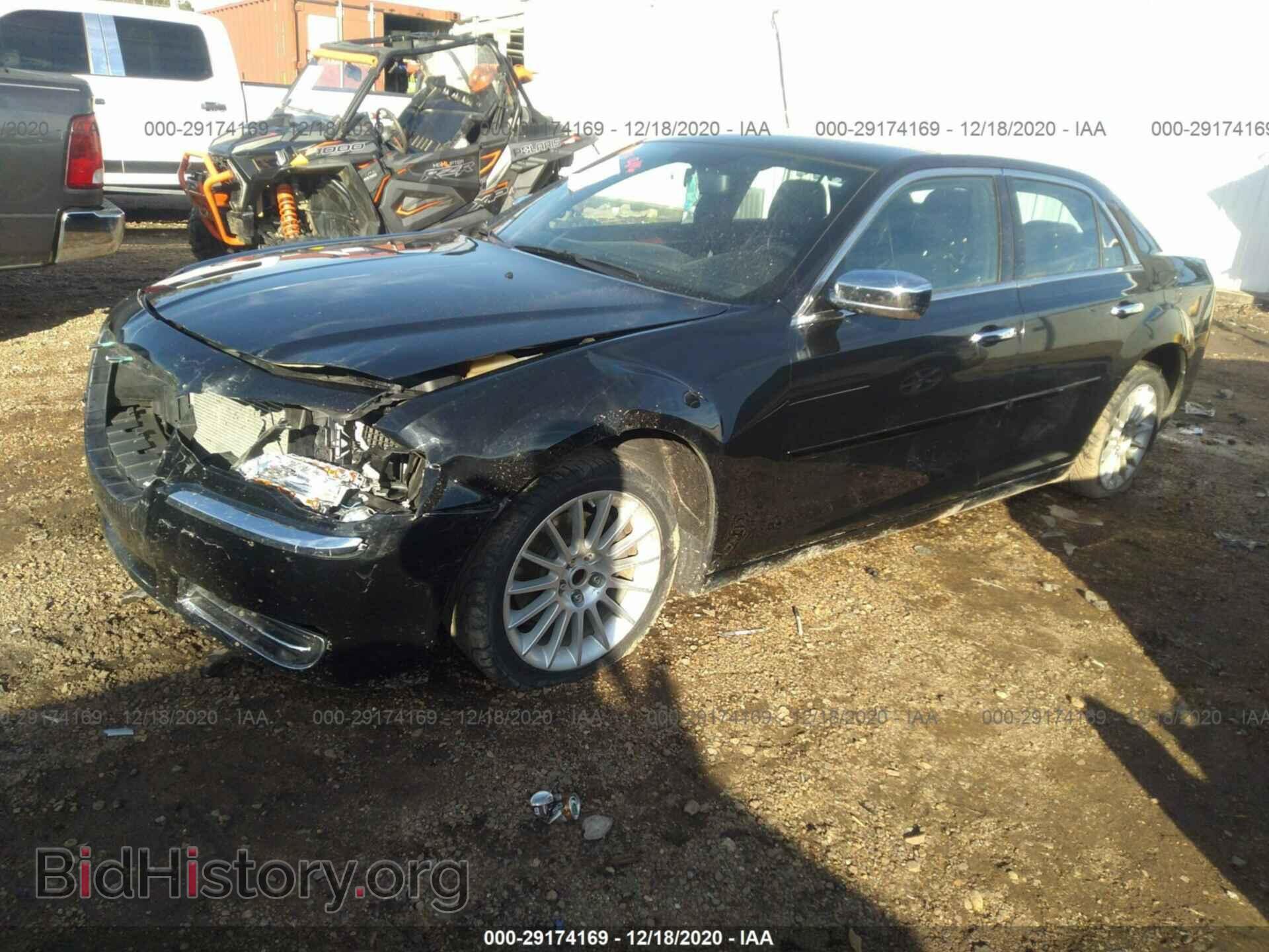 2013 CHRYSLER 300 - VIN: 2C3CCAAG6DH513717 - Фото 2