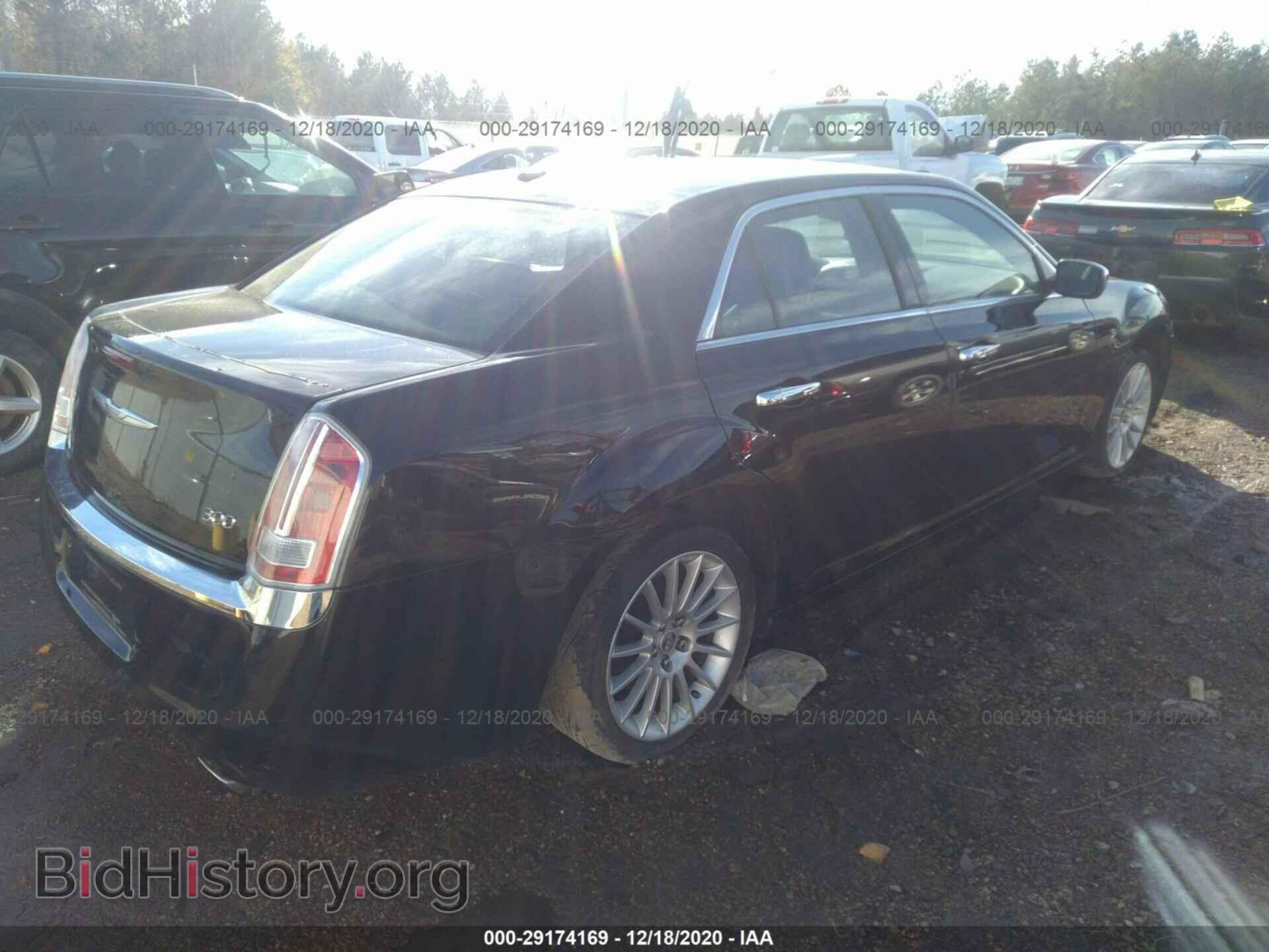 2013 CHRYSLER 300 - VIN: 2C3CCAAG6DH513717 - Фото 4