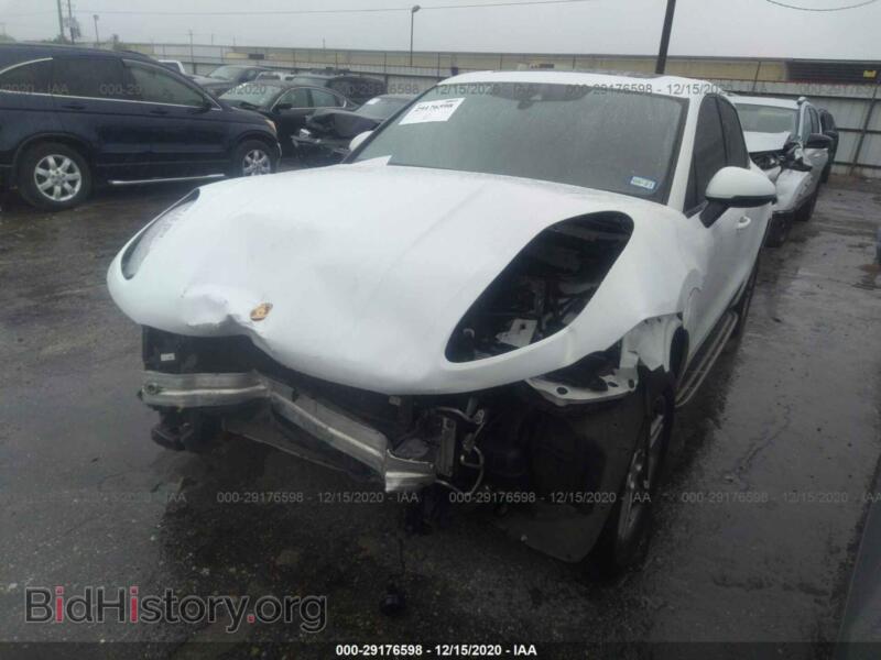 2017 Porsche MACAN (VIN WP1AA2A57HLB03092) — photo 2 of 11