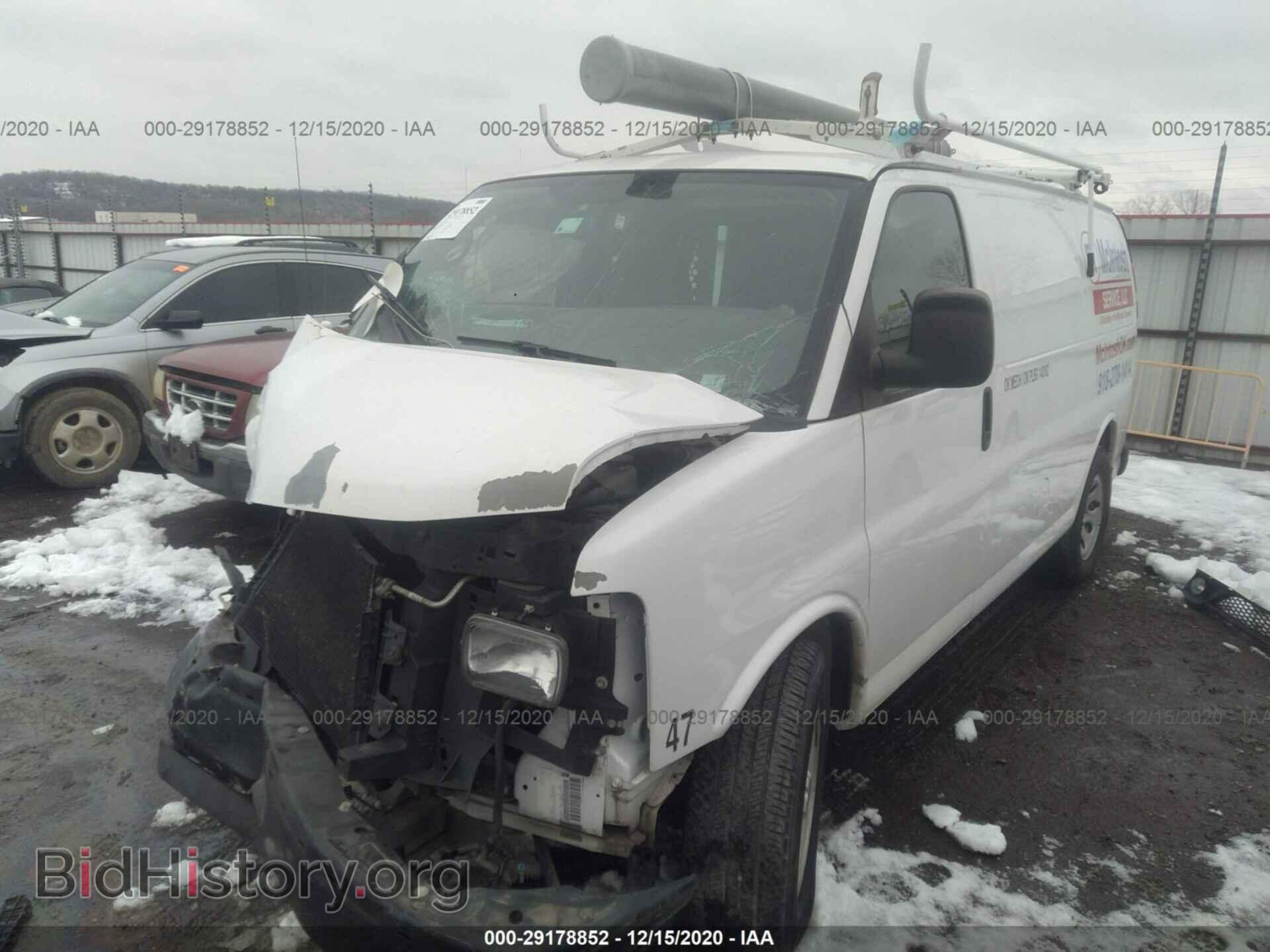 2012 CHEVROLET EXPRESS CARGO VAN - VIN: 1GCSGAFX5C1130398 - Photo 2