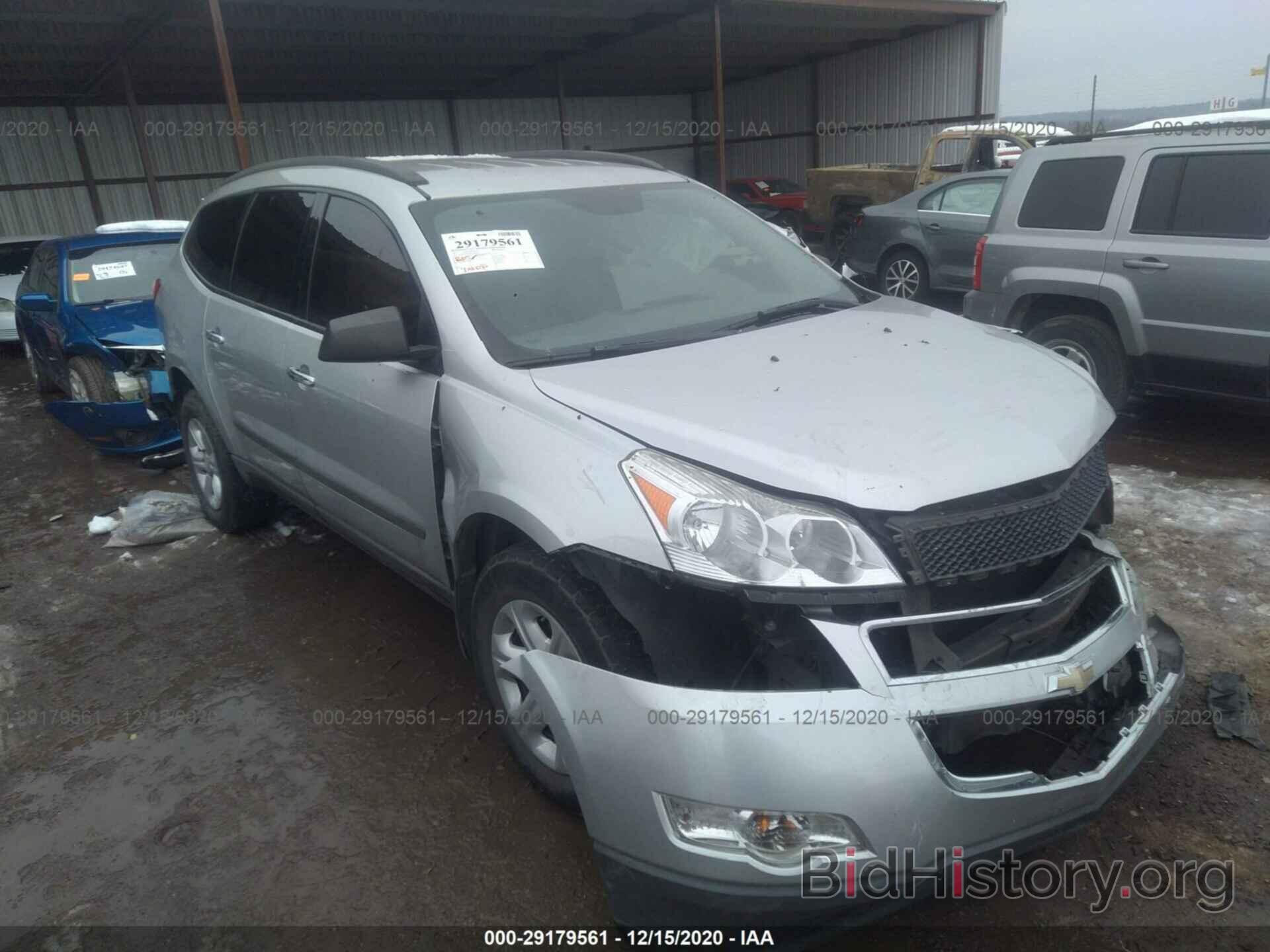 Photo 1GNKRFEDXBJ349068 - CHEVROLET TRAVERSE 2011