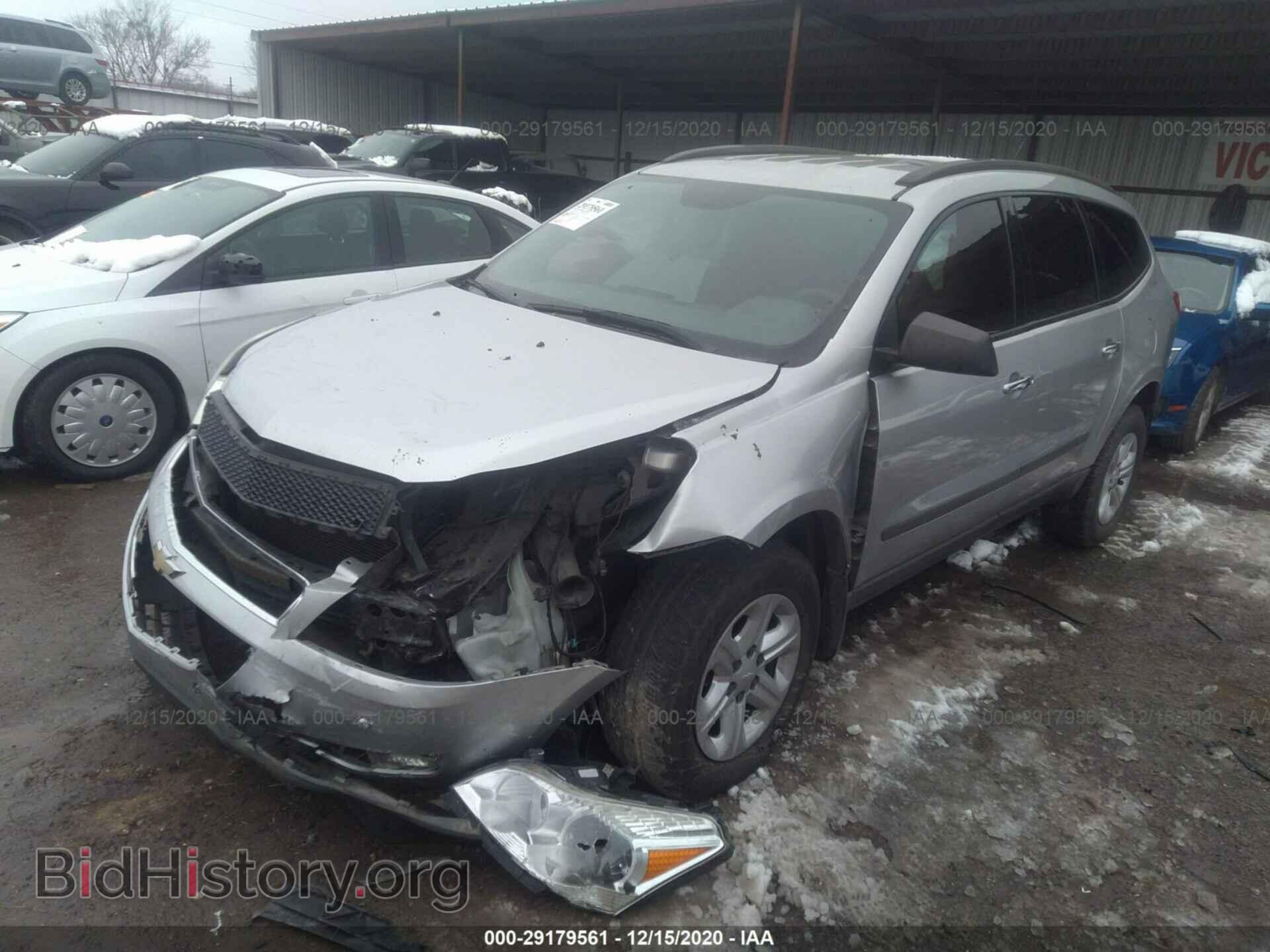 2011 CHEVROLET TRAVERSE - VIN: 1GNKRFEDXBJ349068 - Фото 2