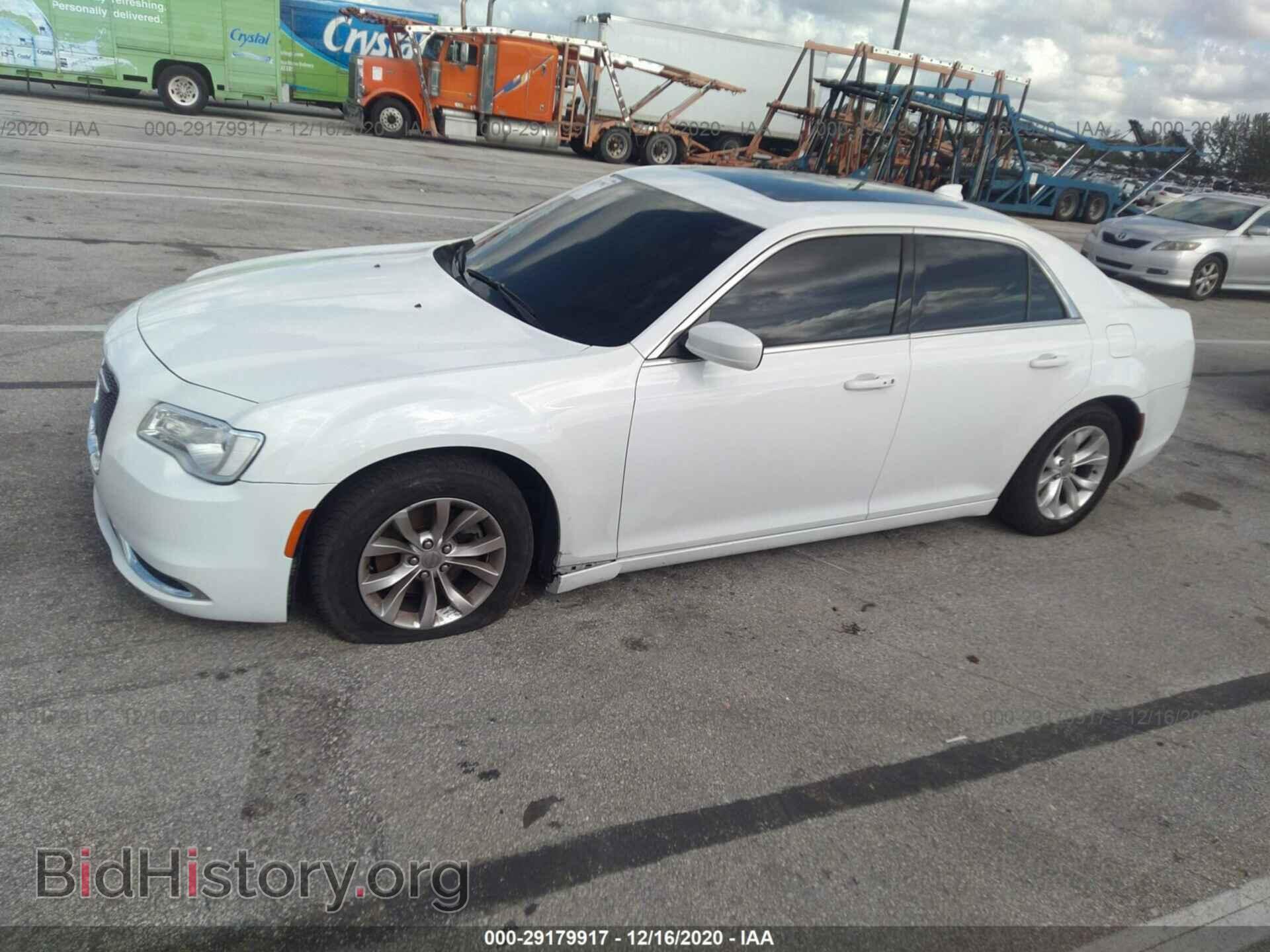 2016 CHRYSLER 300 - VIN: 2C3CCAAG6GH135693 - Фото 2