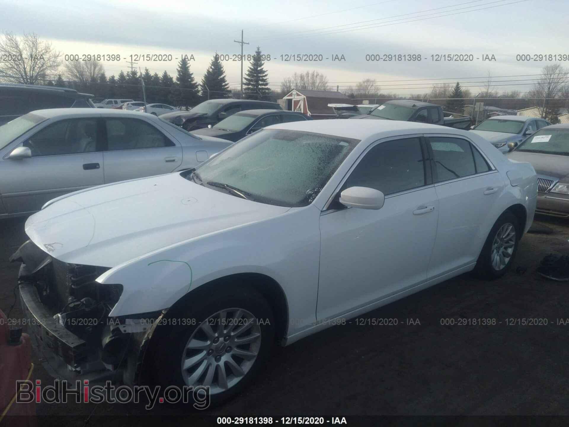 2012 CHRYSLER 300 - VIN: 2C3CCAAG8CH105282 - Photo 2