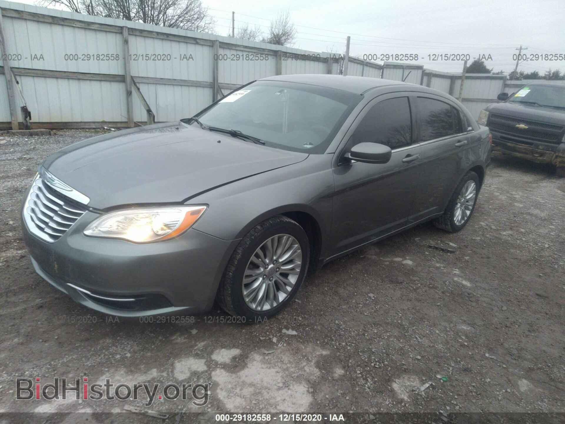 2012 CHRYSLER 200 - VIN: 1C3CCBAB1CN152610 - Фото 2
