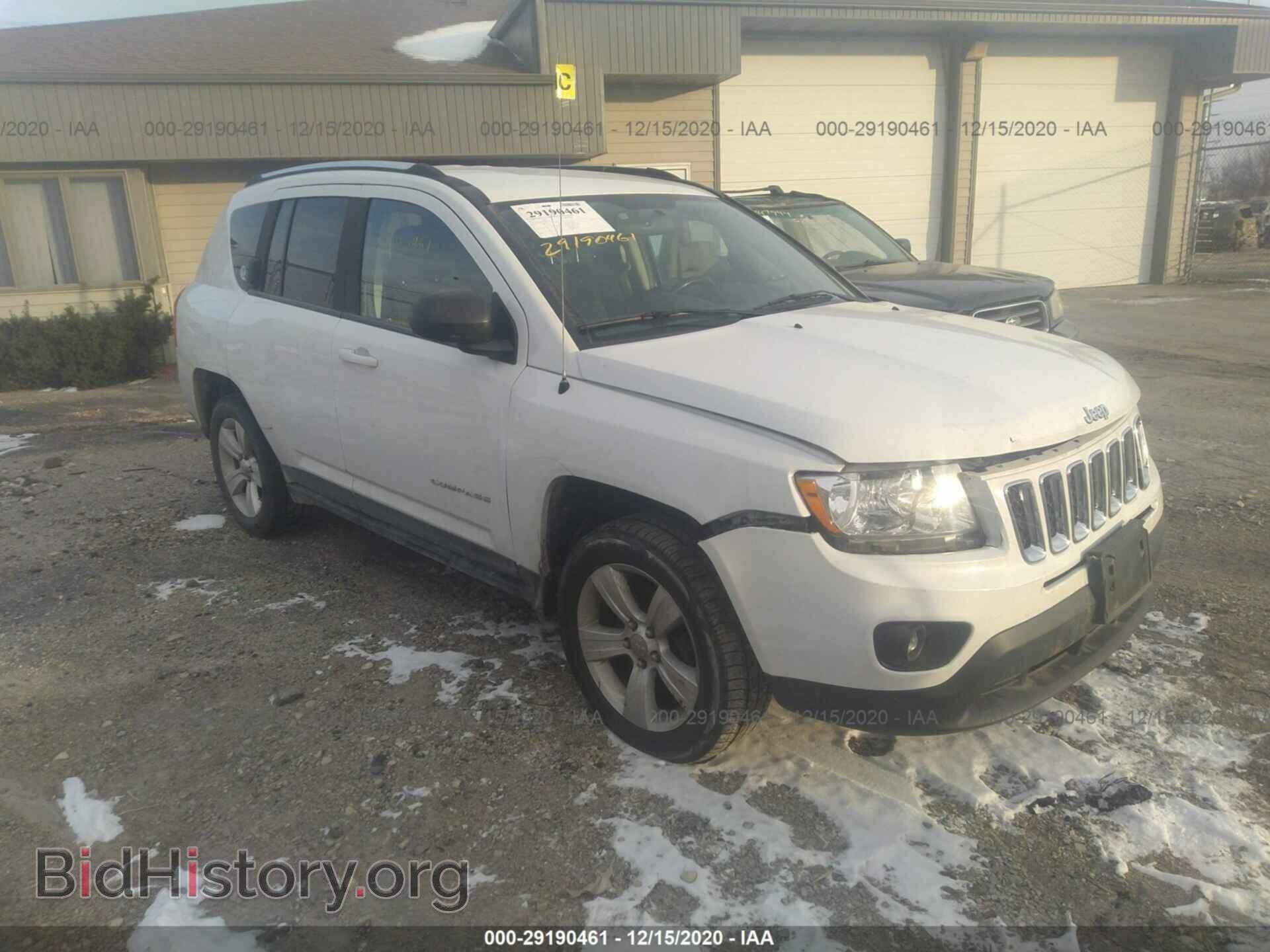 Photo 1J4NF1FB0BD159142 - JEEP COMPASS 2011
