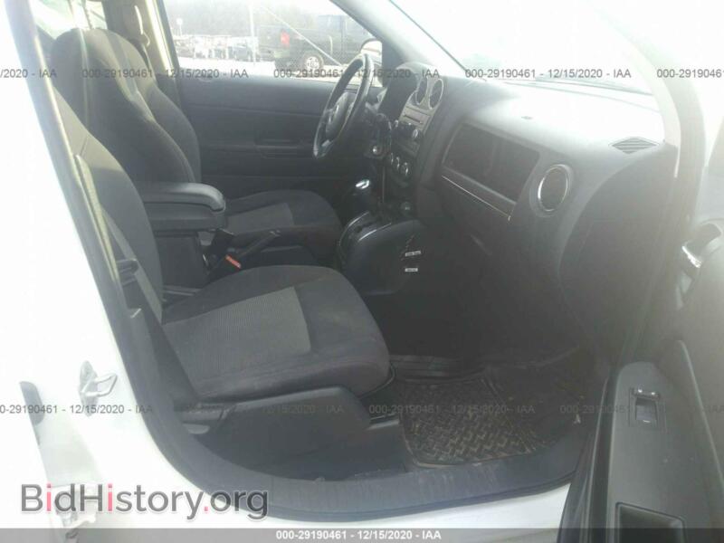 2011 Jeep COMPASS (VIN 1J4NF1FB0BD159142) — photo 5 of 11