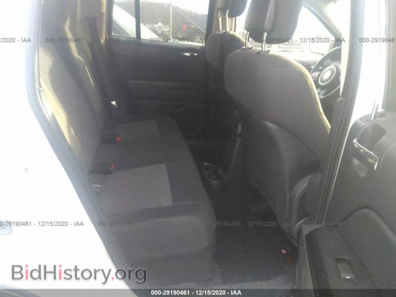 2011 Jeep COMPASS (VIN 1J4NF1FB0BD159142) — photo 8 of 11