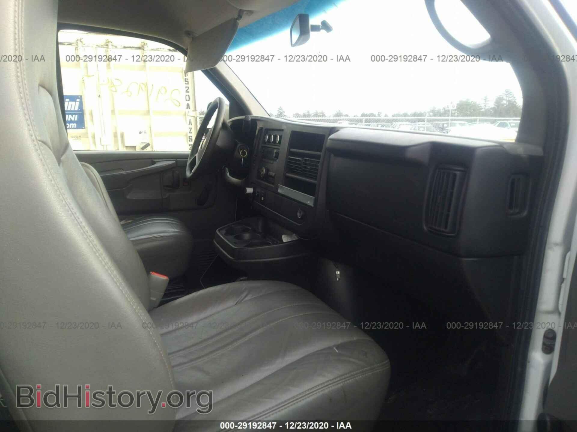 2011 CHEVROLET EXPRESS CARGO VAN - VIN: 1GCWGGFA1B1155300 - Фото 5
