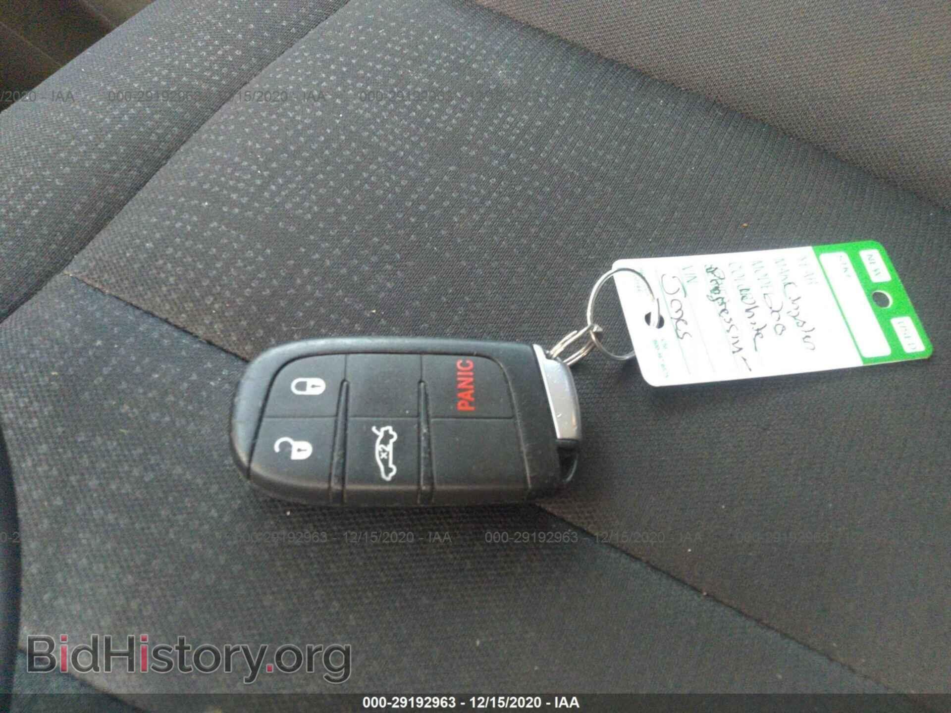 2016 CHRYSLER 200 - VIN: 1C3CCCFB5GN194816 - Фото 11