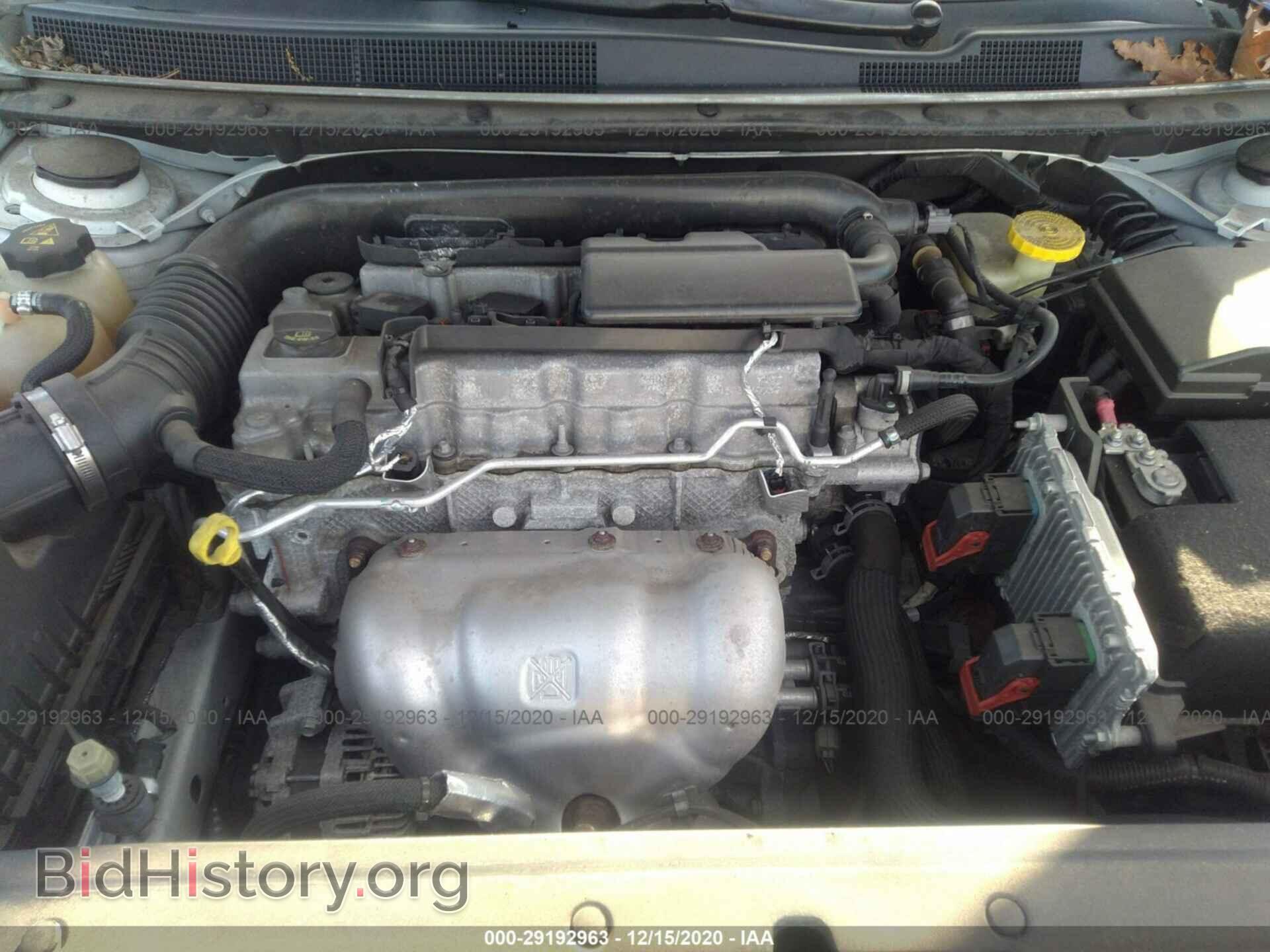 2016 CHRYSLER 200 - VIN: 1C3CCCFB5GN194816 - Фото 10