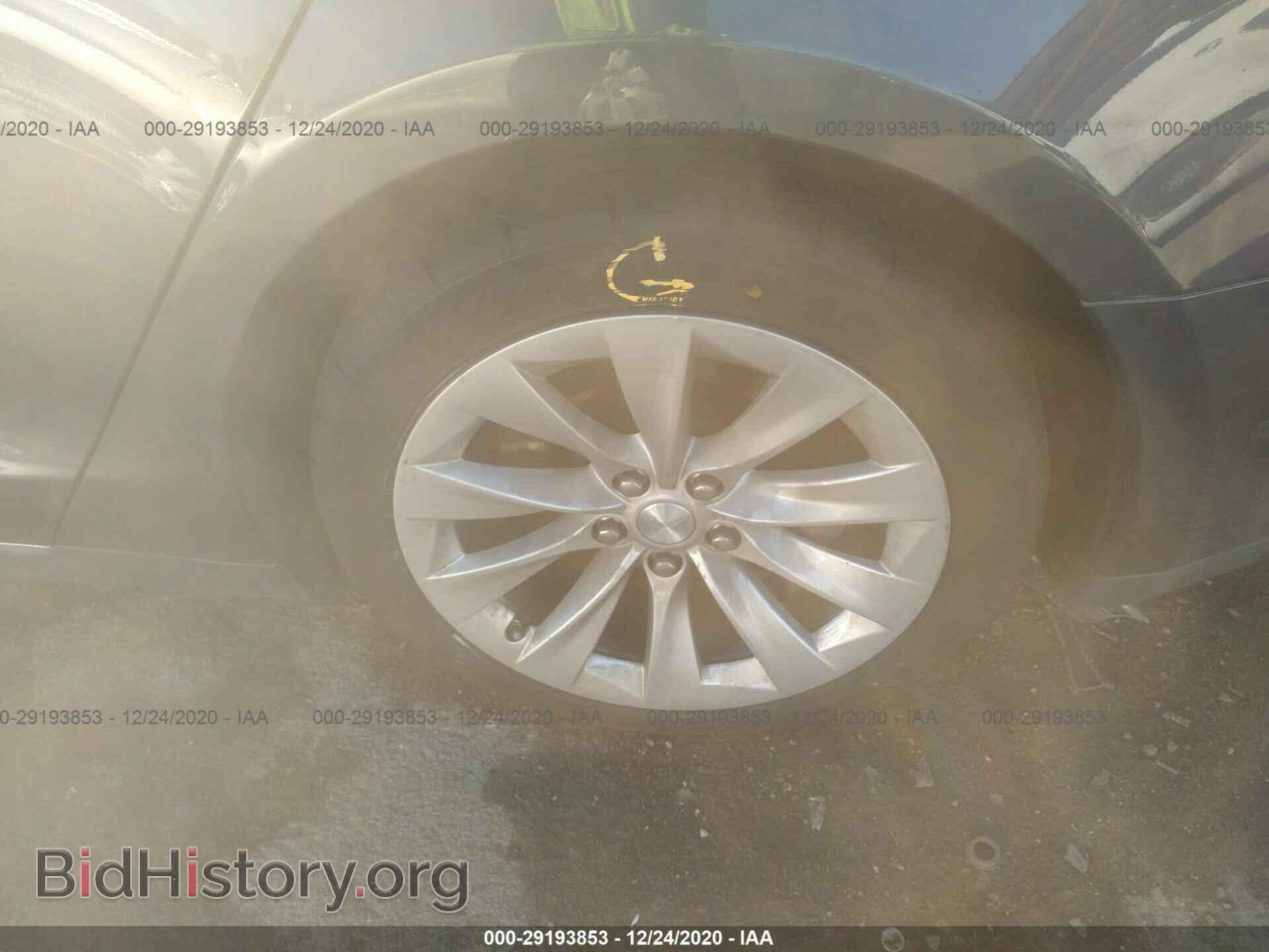 2015 TESLA MODEL S - VIN: 5YJSA1H27FF095720 - Фото 12