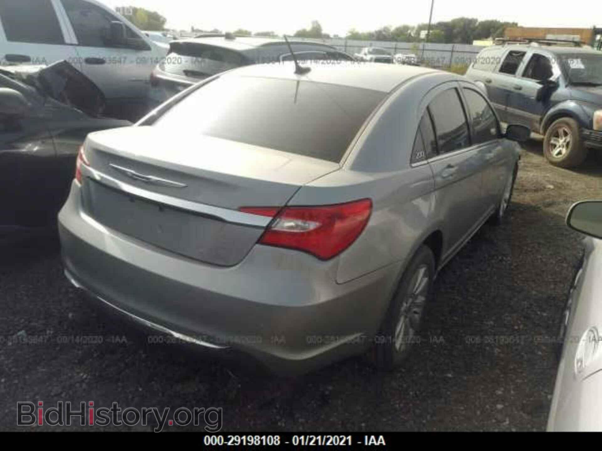 2013 CHRYSLER 200 - VIN: 1C3CCBBG8DN556340 - Photo 4