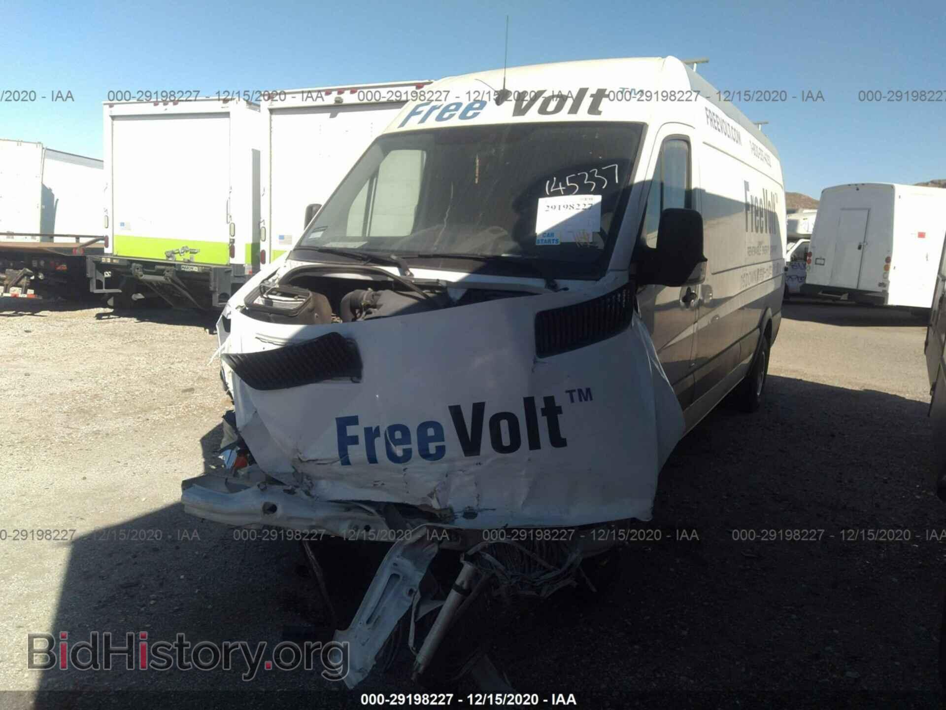 2011 MERCEDES-BENZ SPRINTER CARGO VANS - VIN: WD3PF4CC5B5600197 - Фото 2