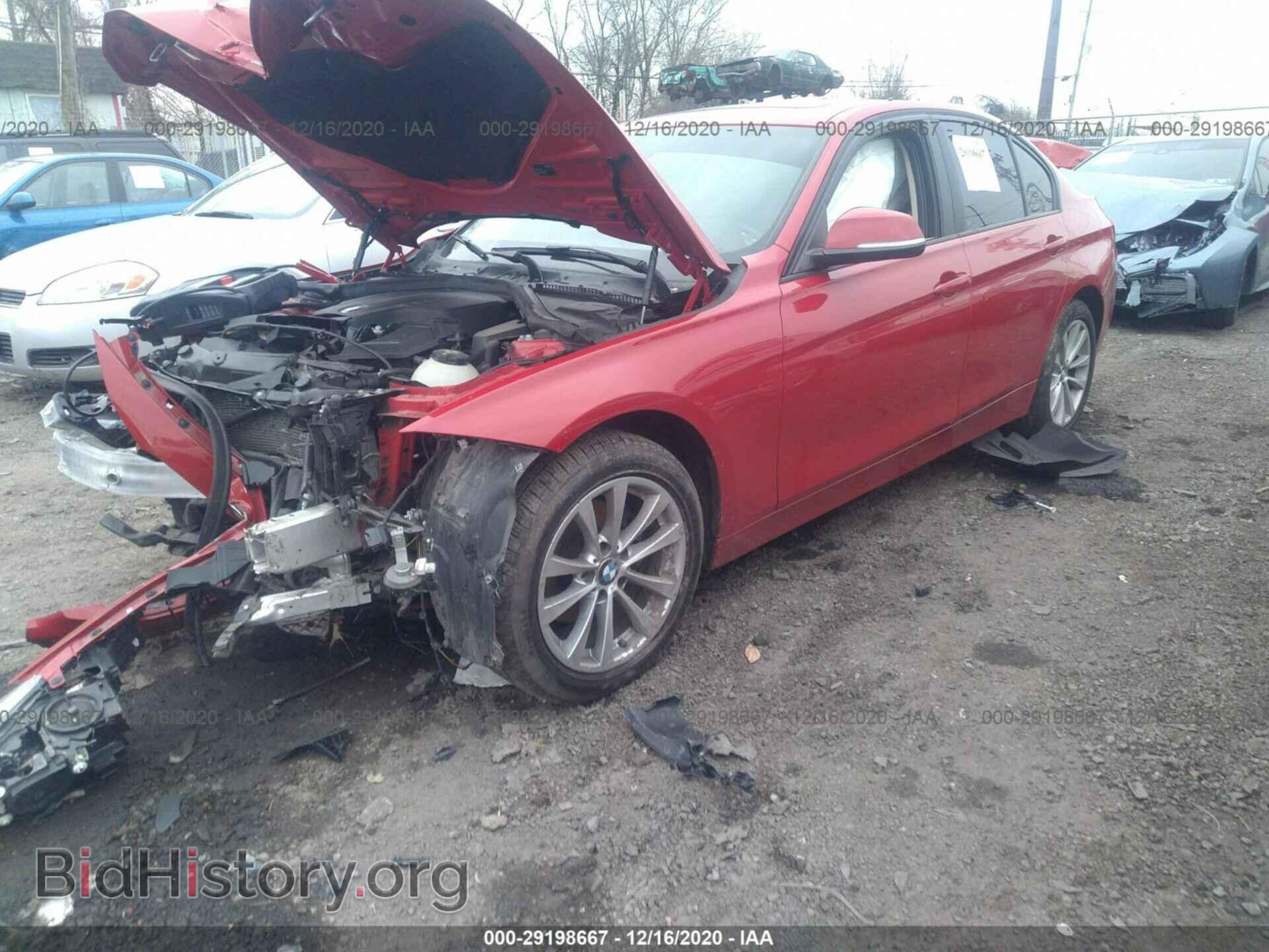 2016 BMW 3 SERIES - VIN: WBA8E5G57GNU22019 - Фото 2