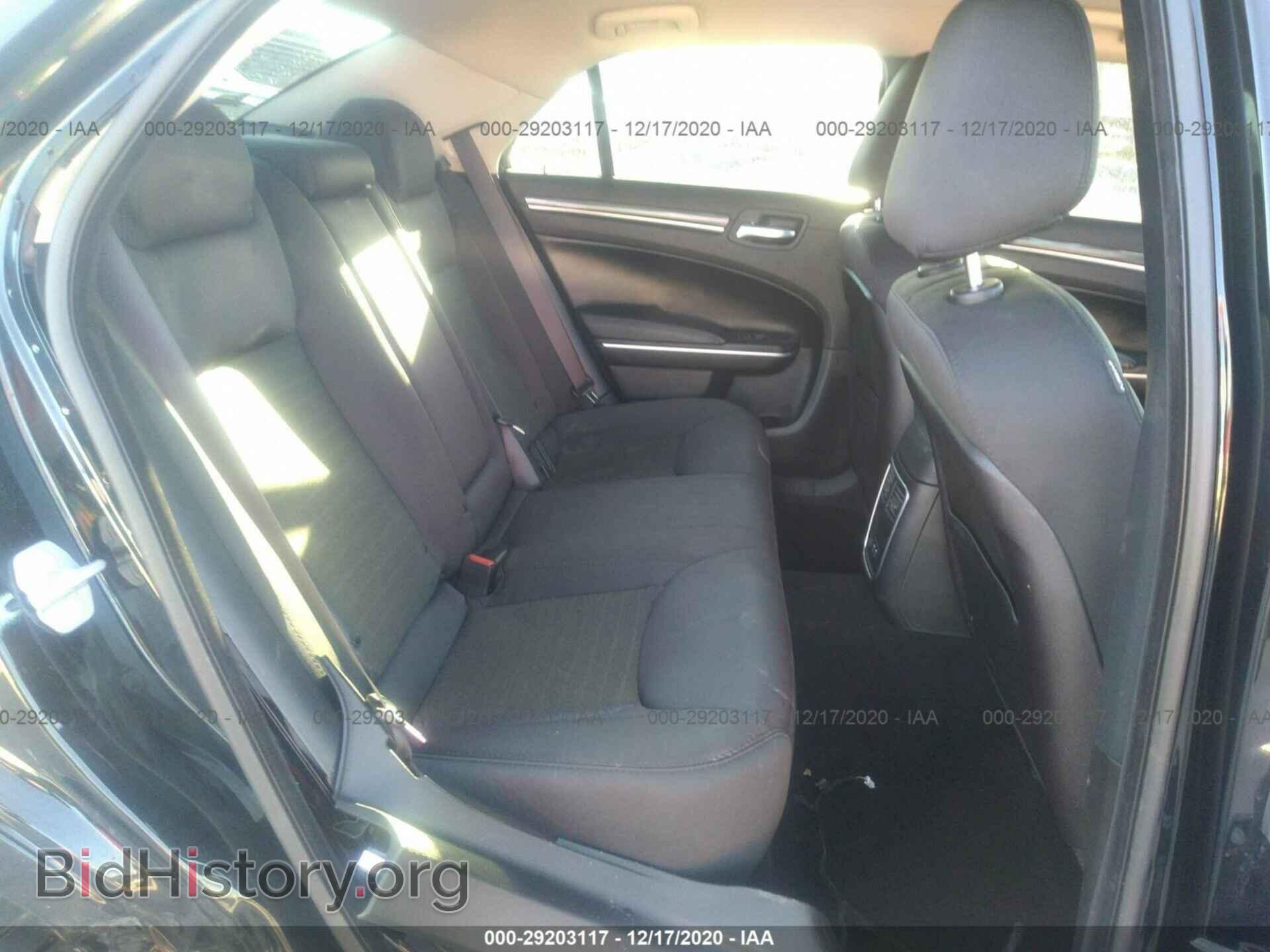2019 CHRYSLER 300 - VIN: 2C3CCAAG7KH728942 - Фото 8