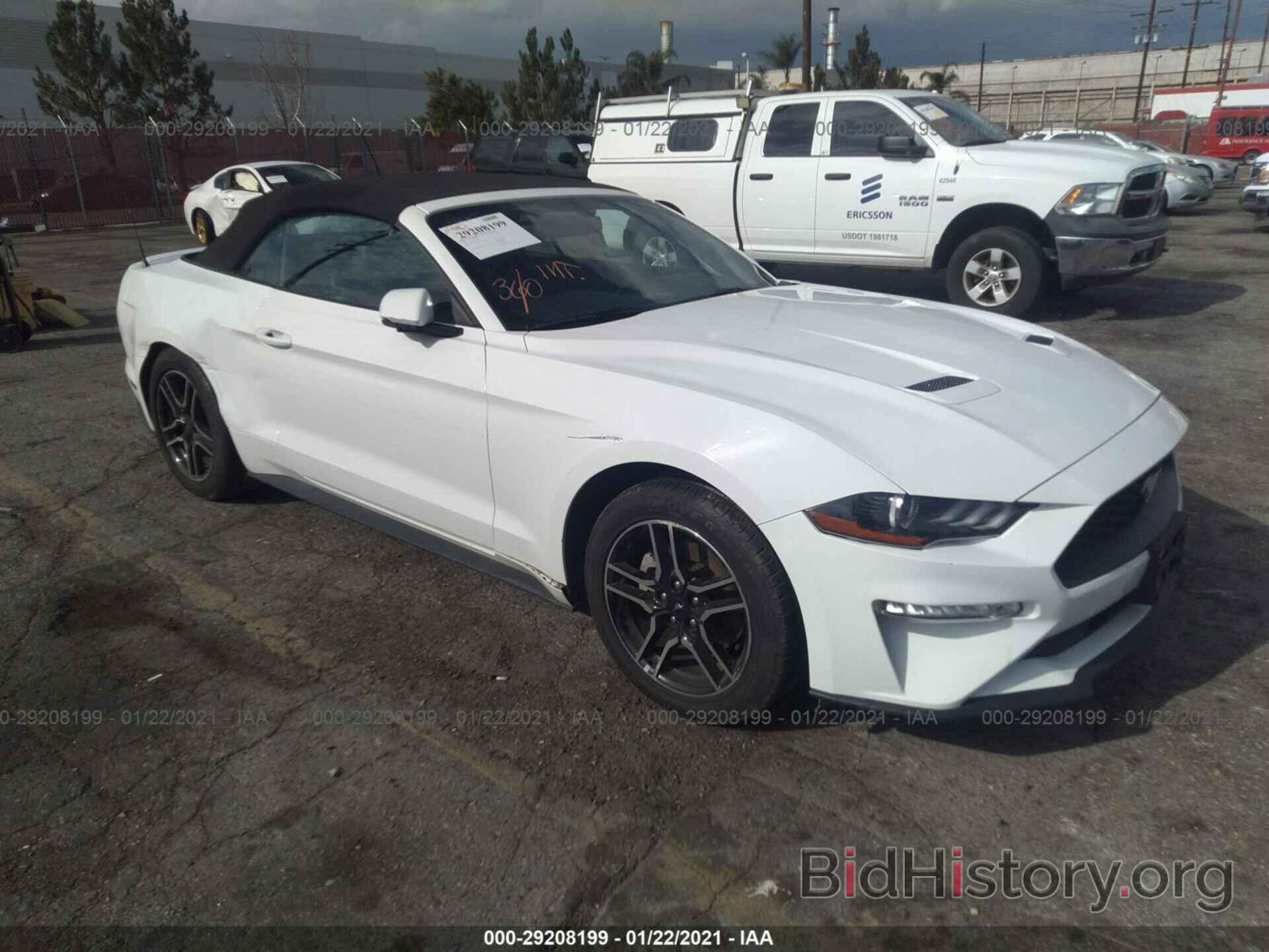 Photo 1FATP8UH0J5124111 - FORD MUSTANG 2018