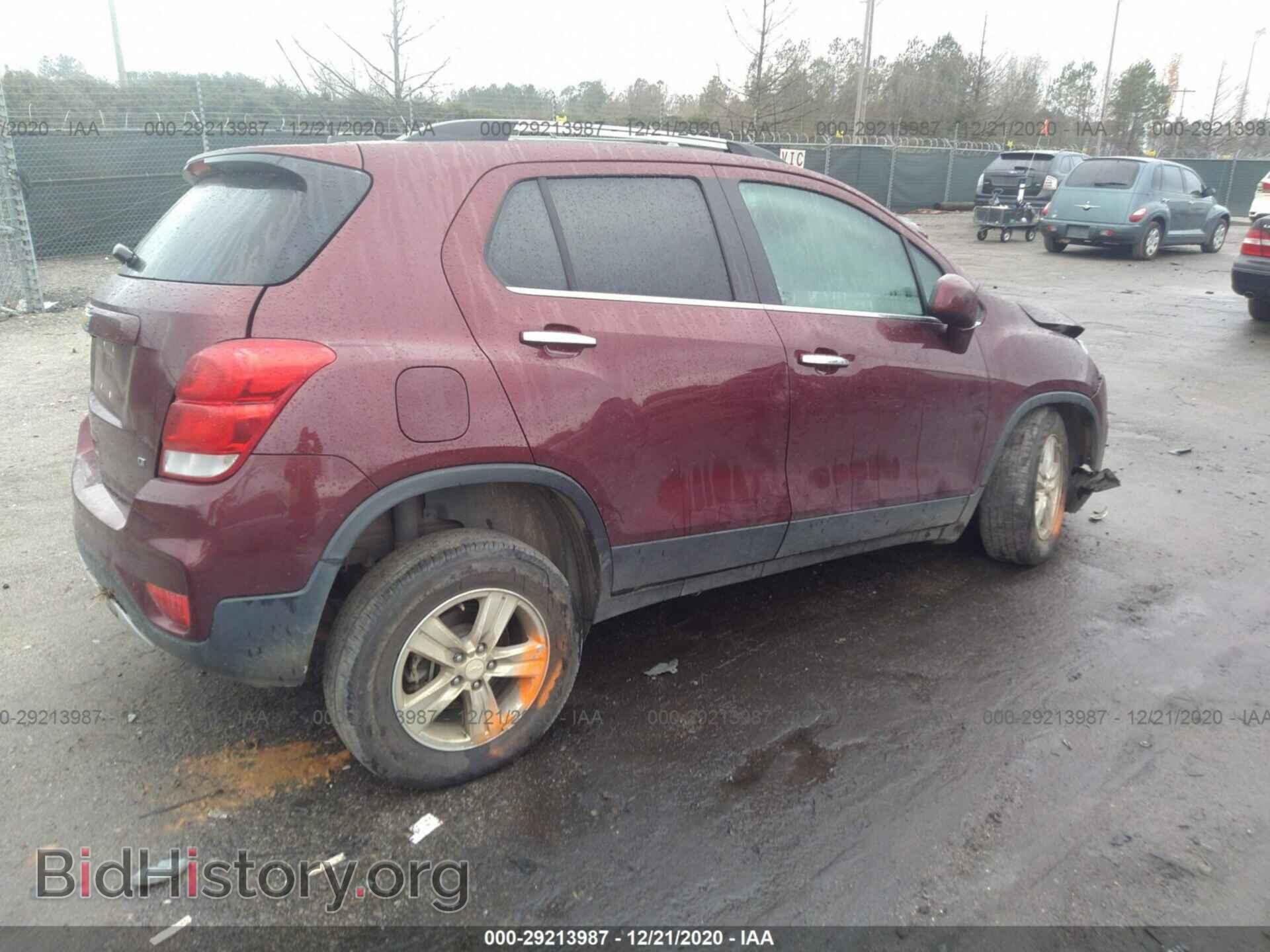 2017 CHEVROLET TRAX - VIN: 3GNCJPSB8HL208750 - Фото 4