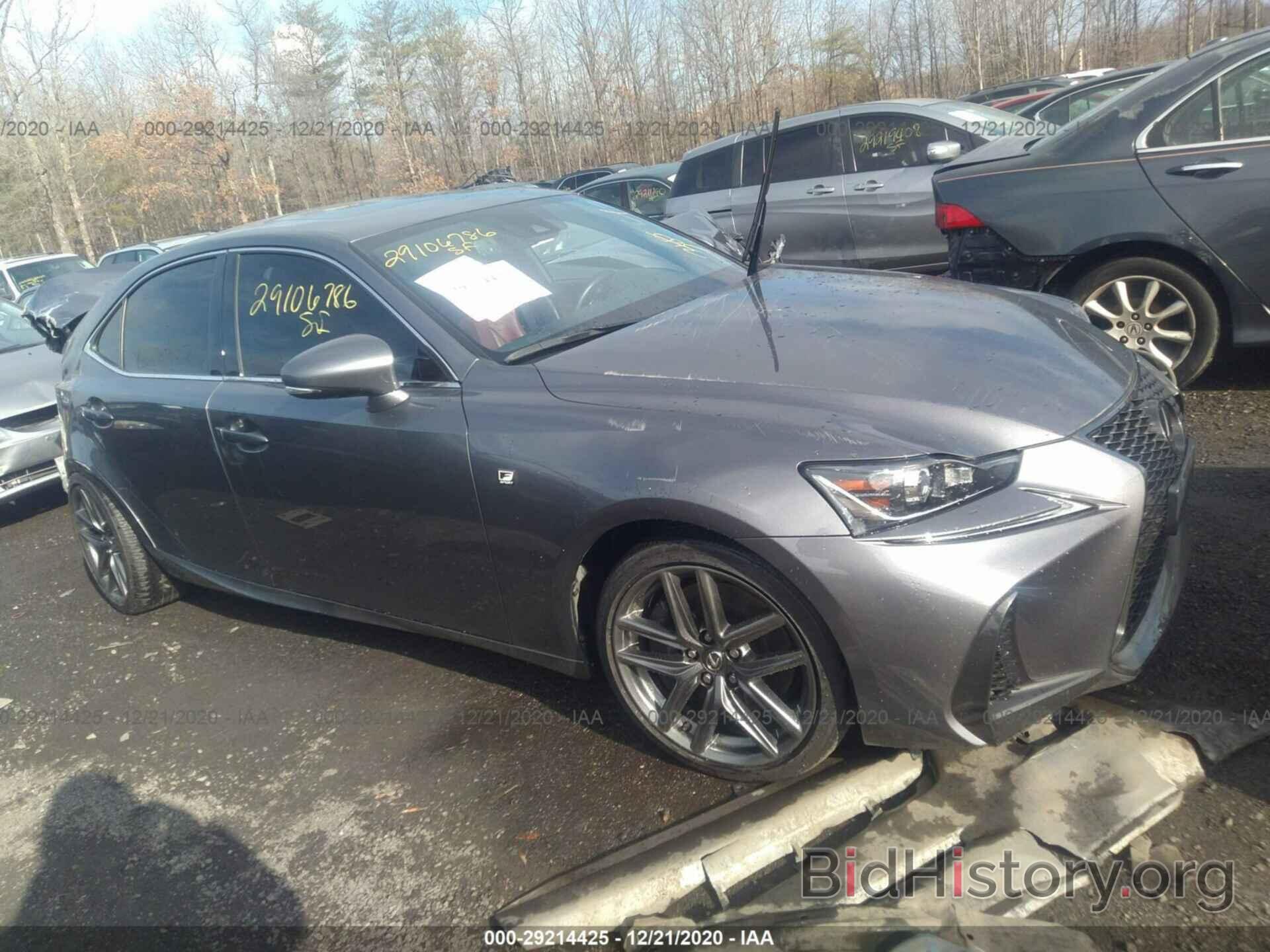 Photo JTHC81D20J5032005 - LEXUS IS 2018