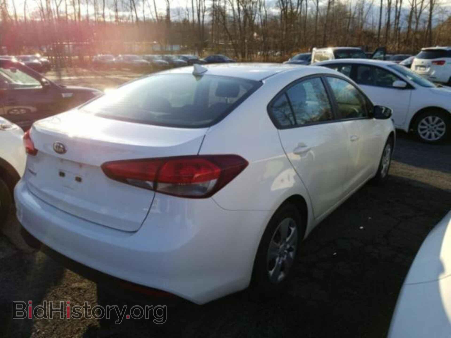 2017 KIA FORTE - VIN: 3KPFK4A76HE097019 - Photo 4