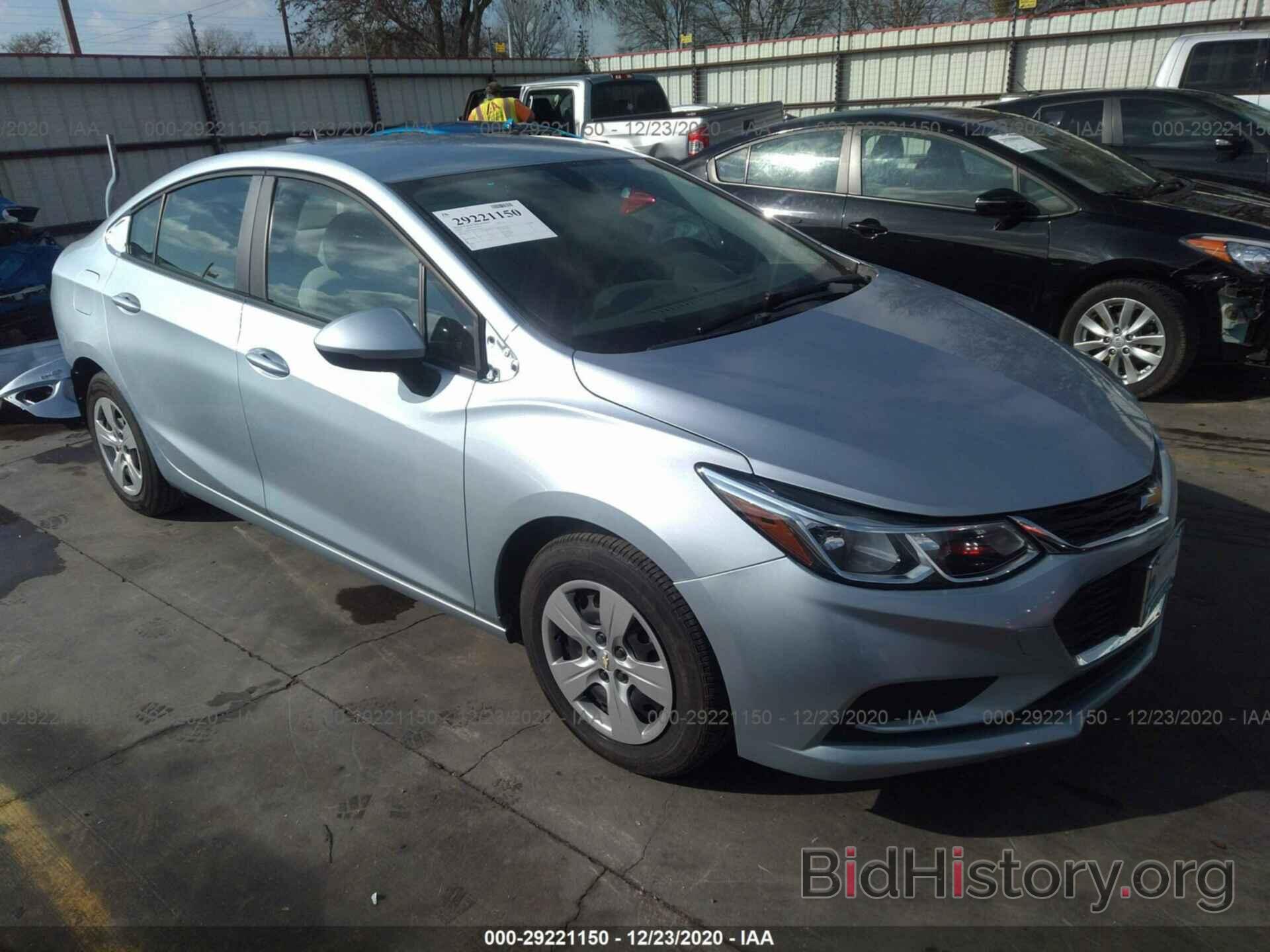 Photo 1G1BC5SM8H7127023 - CHEVROLET CRUZE 2017