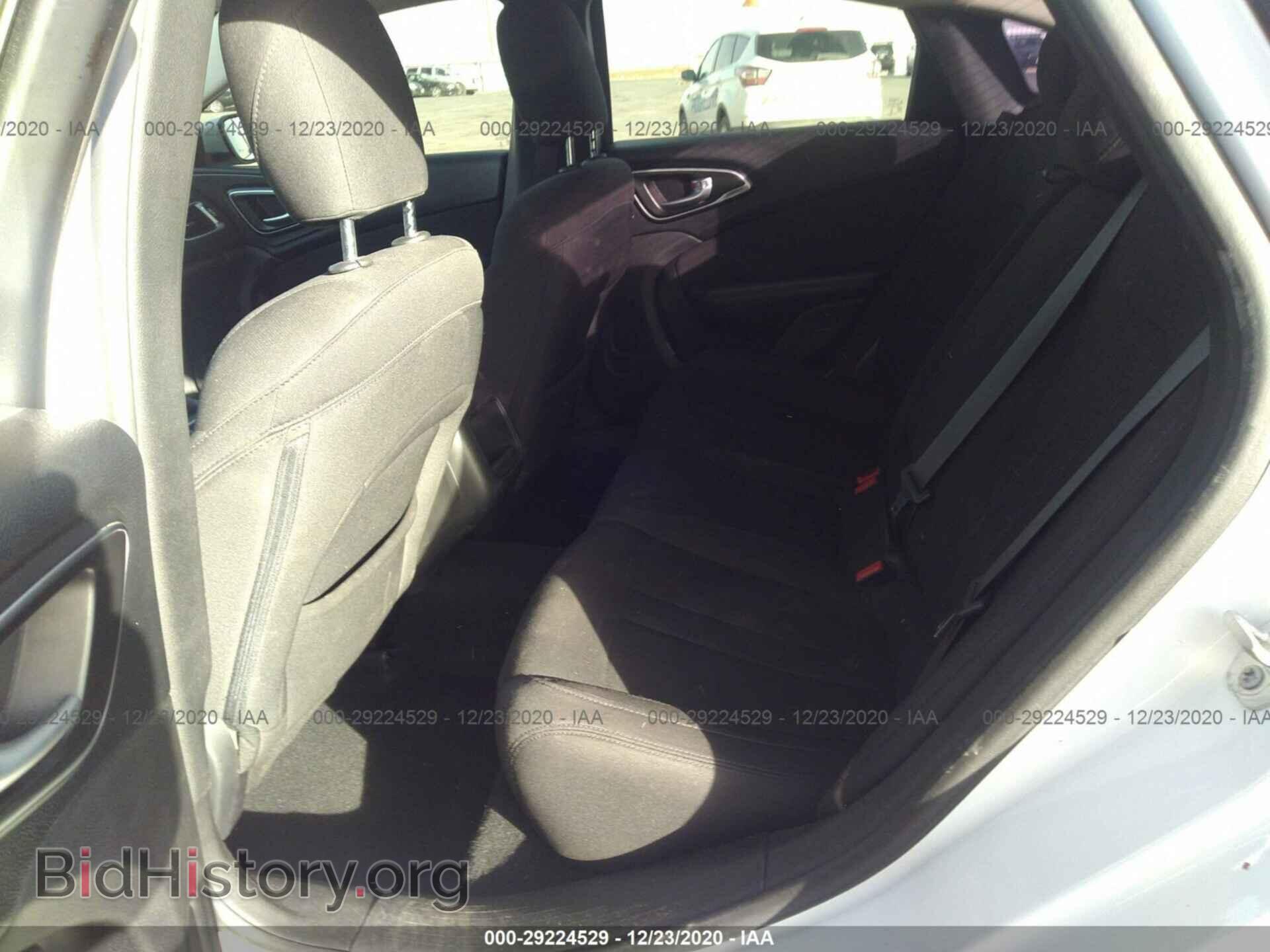 2016 CHRYSLER 200 - VIN: 1C3CCCAB6GN172671 - Photo 8