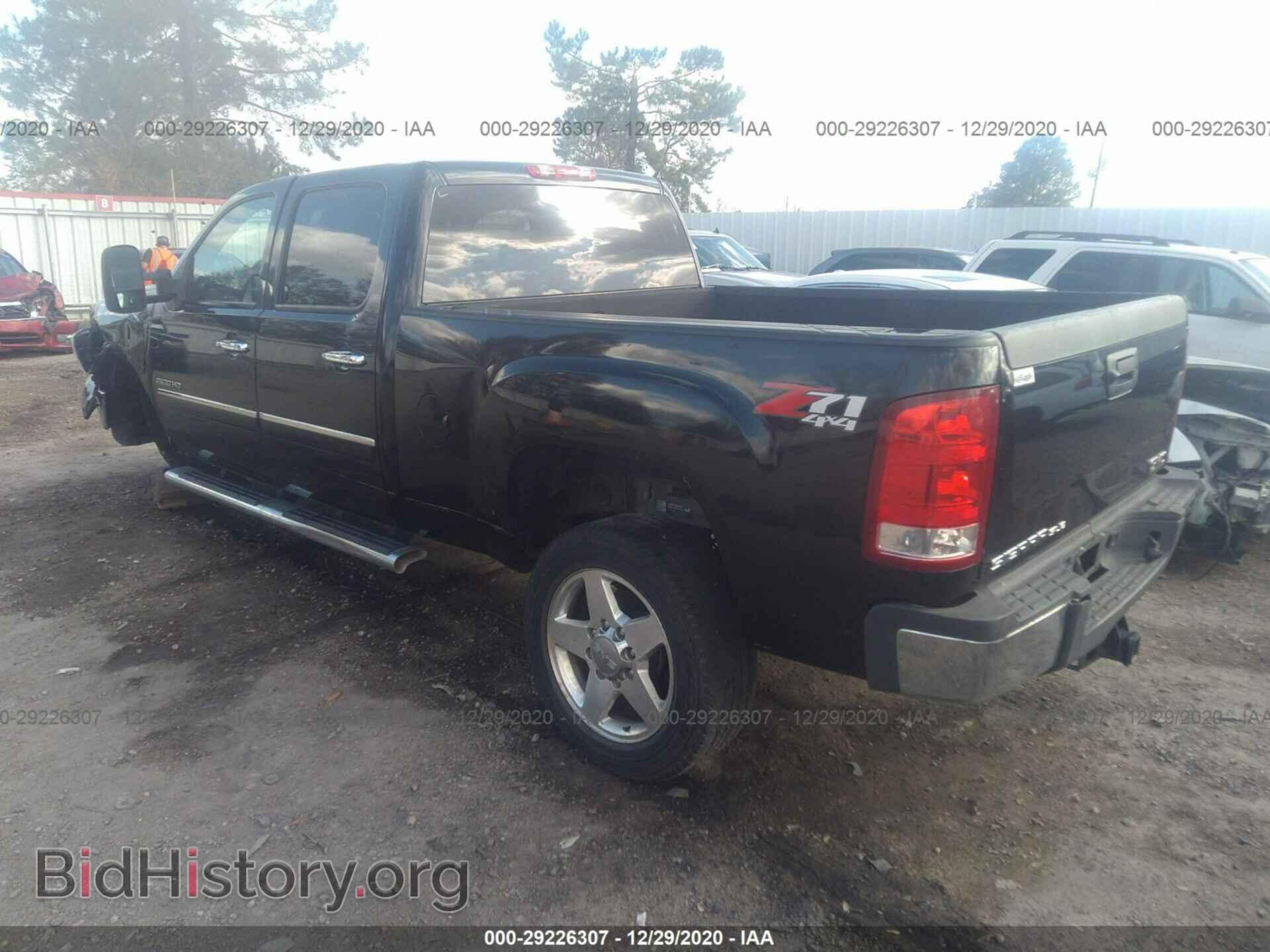 2014 GMC SIERRA 2500HD - VIN: 1GT120CG8EF178105 - Фото 3