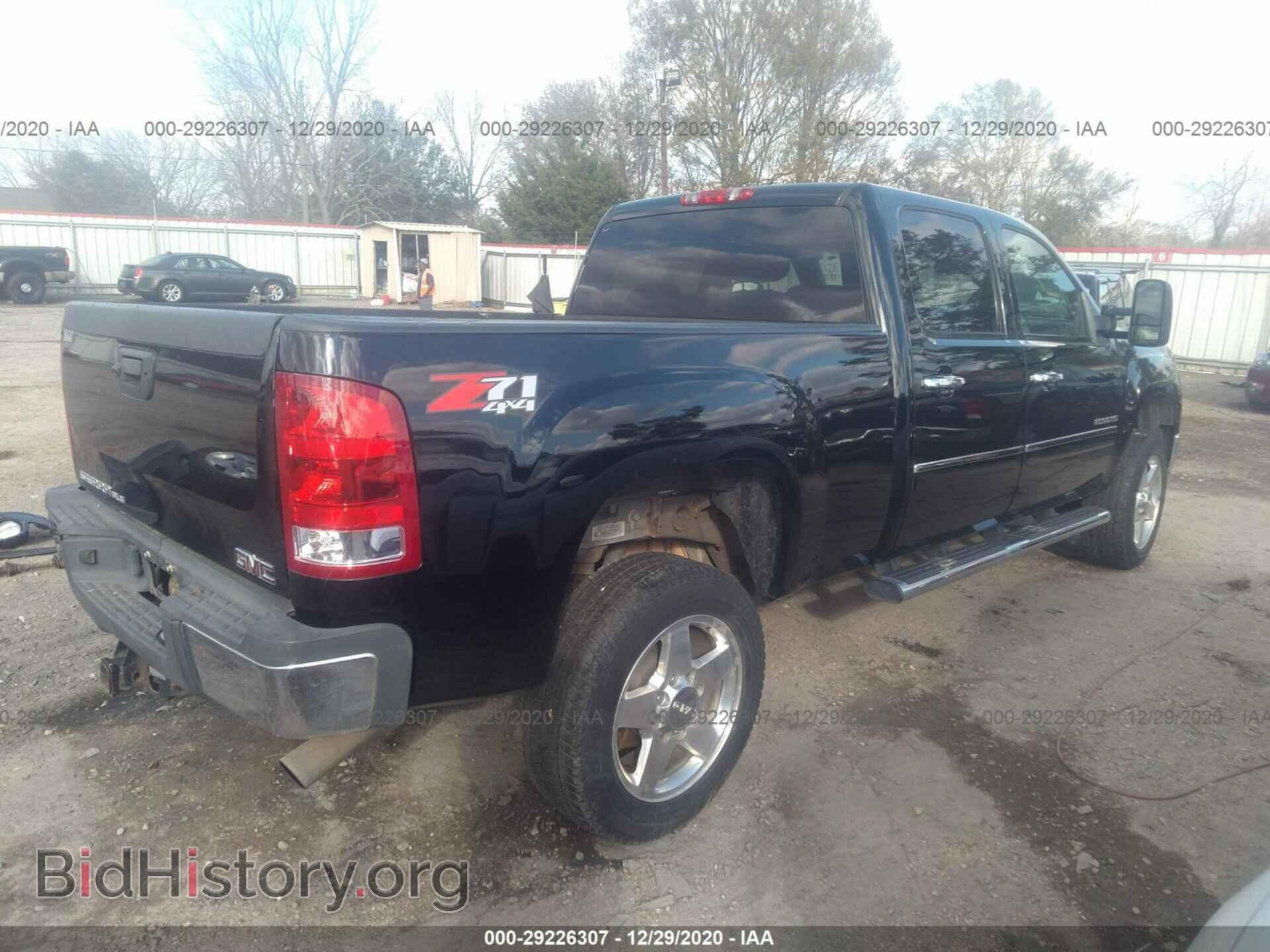 2014 GMC SIERRA 2500HD - VIN: 1GT120CG8EF178105 - Фото 4