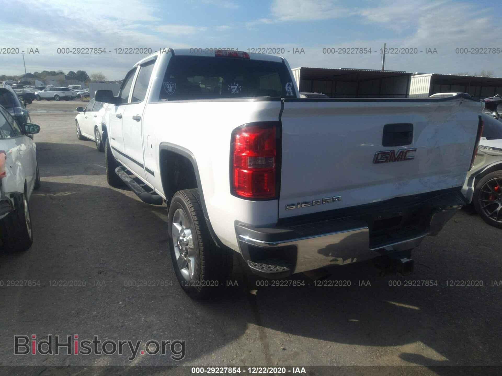 2015 GMC SIERRA 2500HD - VIN: 1GT11XEG7FF179174 - Фото 3