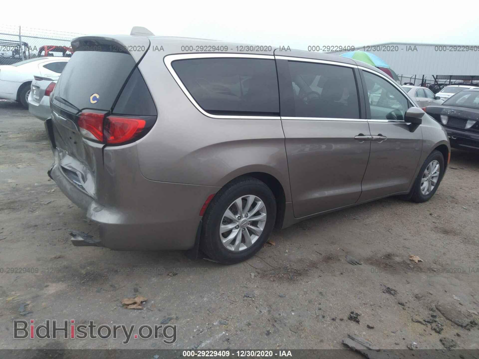2017 CHRYSLER PACIFICA - VIN: 2C4RC1DGXHR638169 - Photo 4