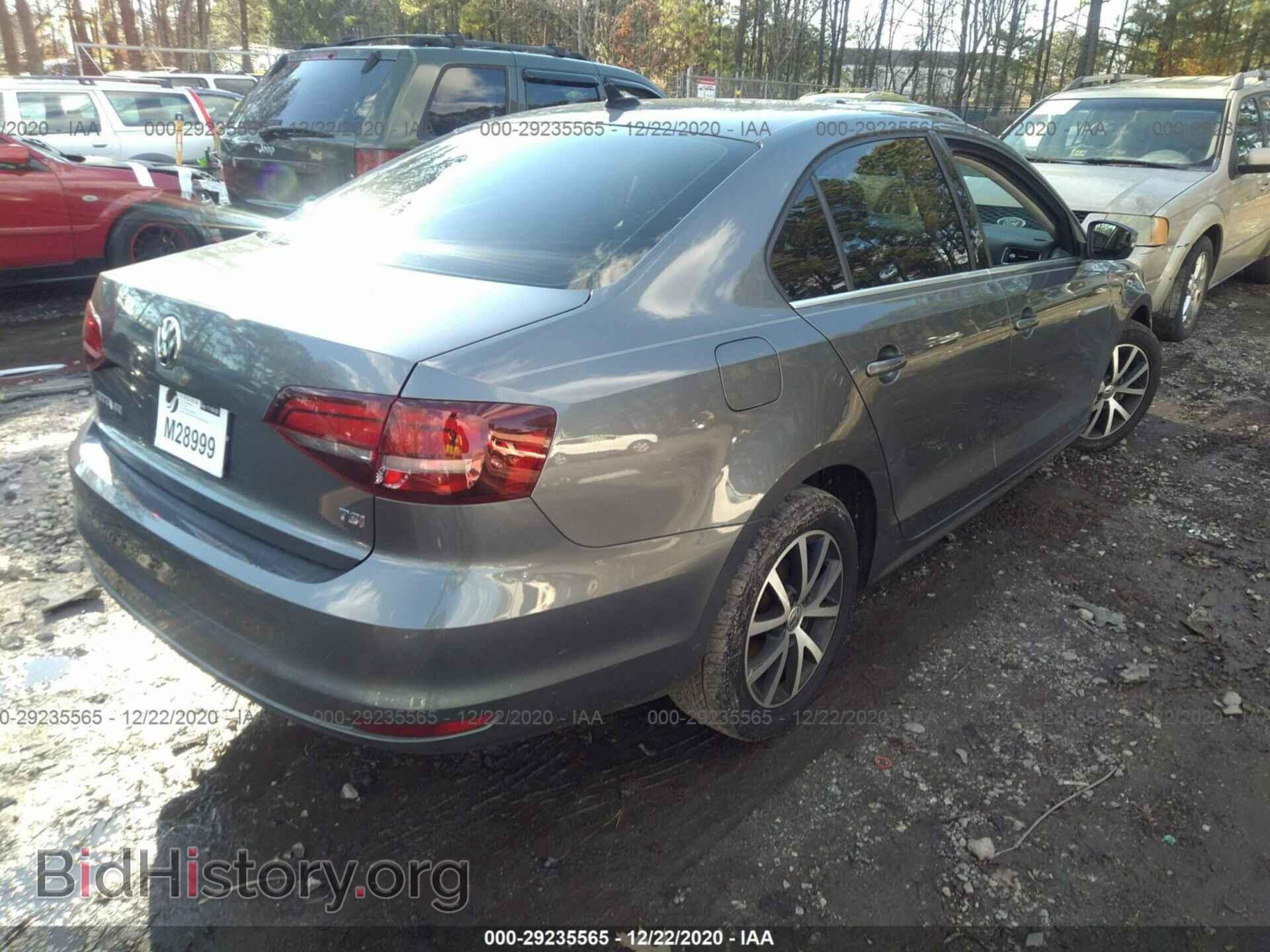 2017 VOLKSWAGEN JETTA - VIN: 3VWDB7AJ5HM304295 - Photo 4
