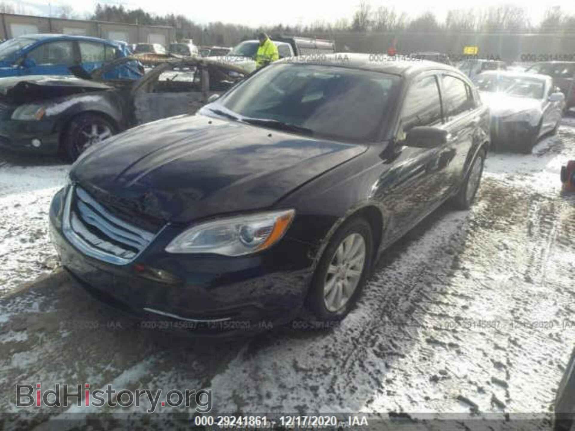 2012 CHRYSLER 200 - VIN: 1C3CCBBBXCN176239 - Фото 2