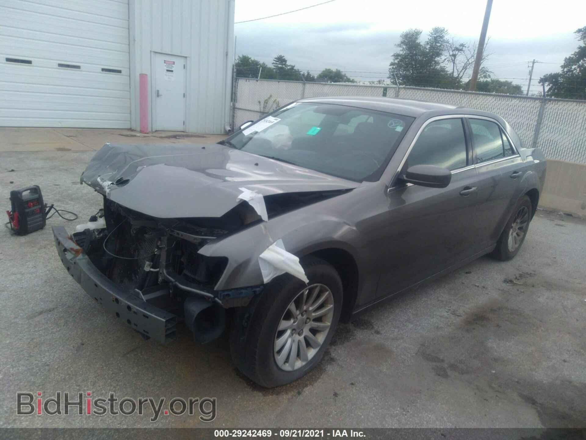 2012 CHRYSLER 300 - VIN: 2C3CCAAG2CH193018 - Photo 2