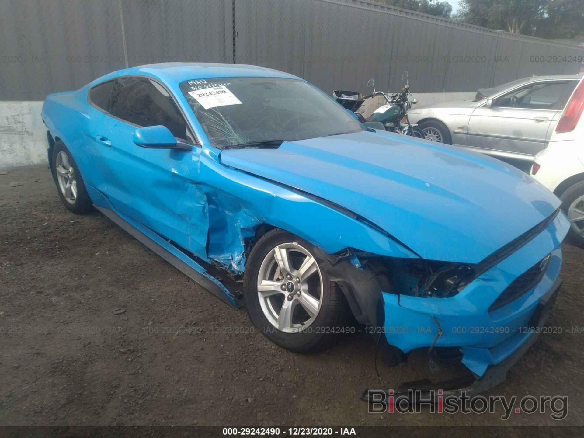 Photo 1FA6P8AM1H5227093 - FORD MUSTANG 2017
