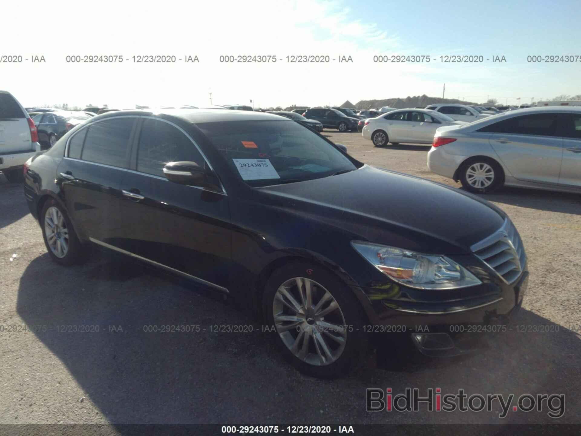 Photo KMHGC4DF0BU125504 - HYUNDAI GENESIS 2011