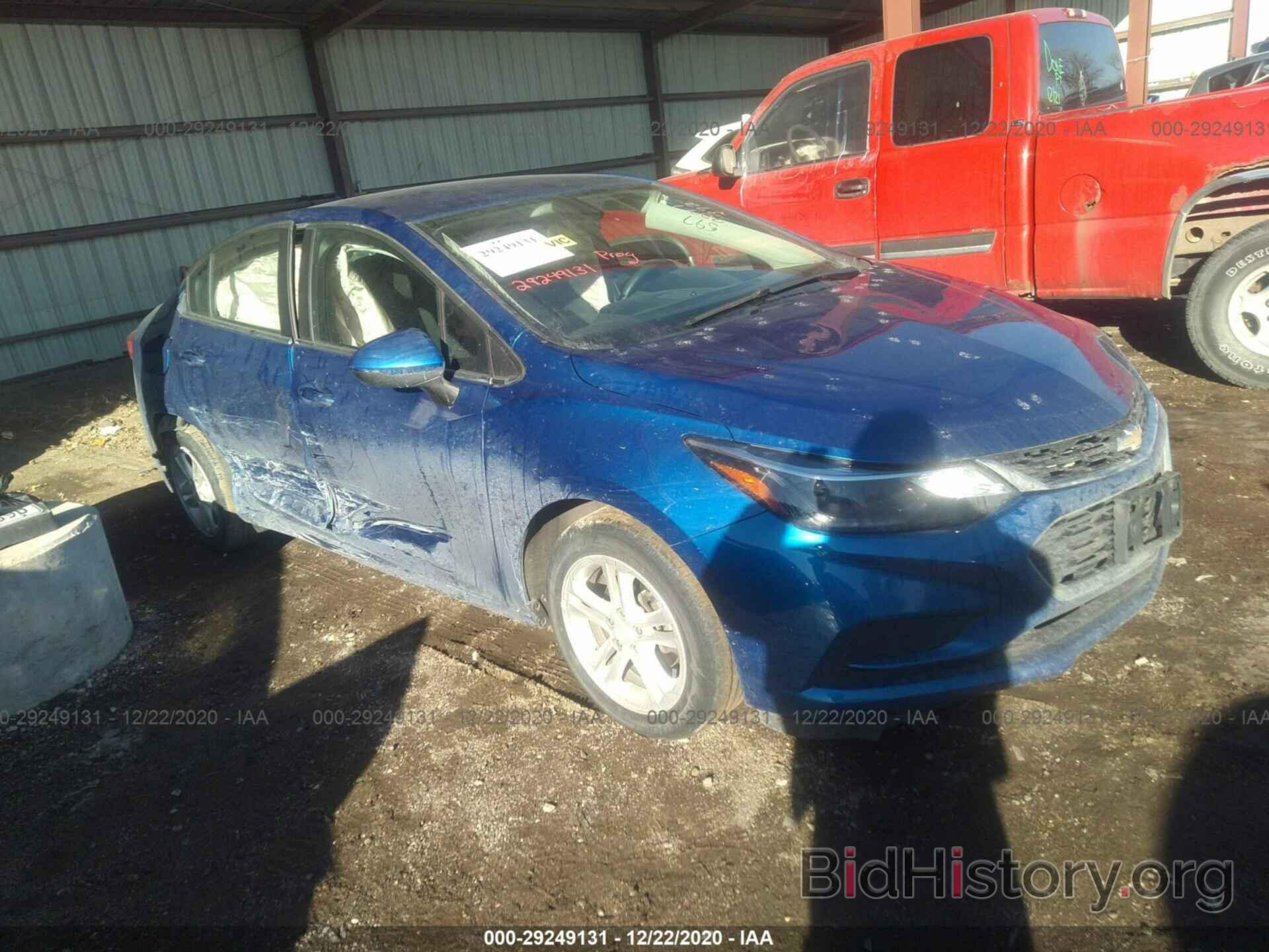 Photo 1G1BE5SM6J7135458 - CHEVROLET CRUZE 2018