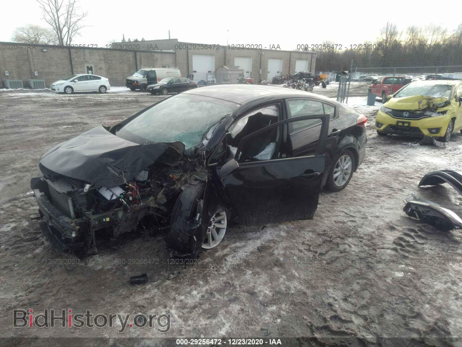 2017 KIA FORTE - VIN: 3KPFL4A77HE021130 - Photo 2