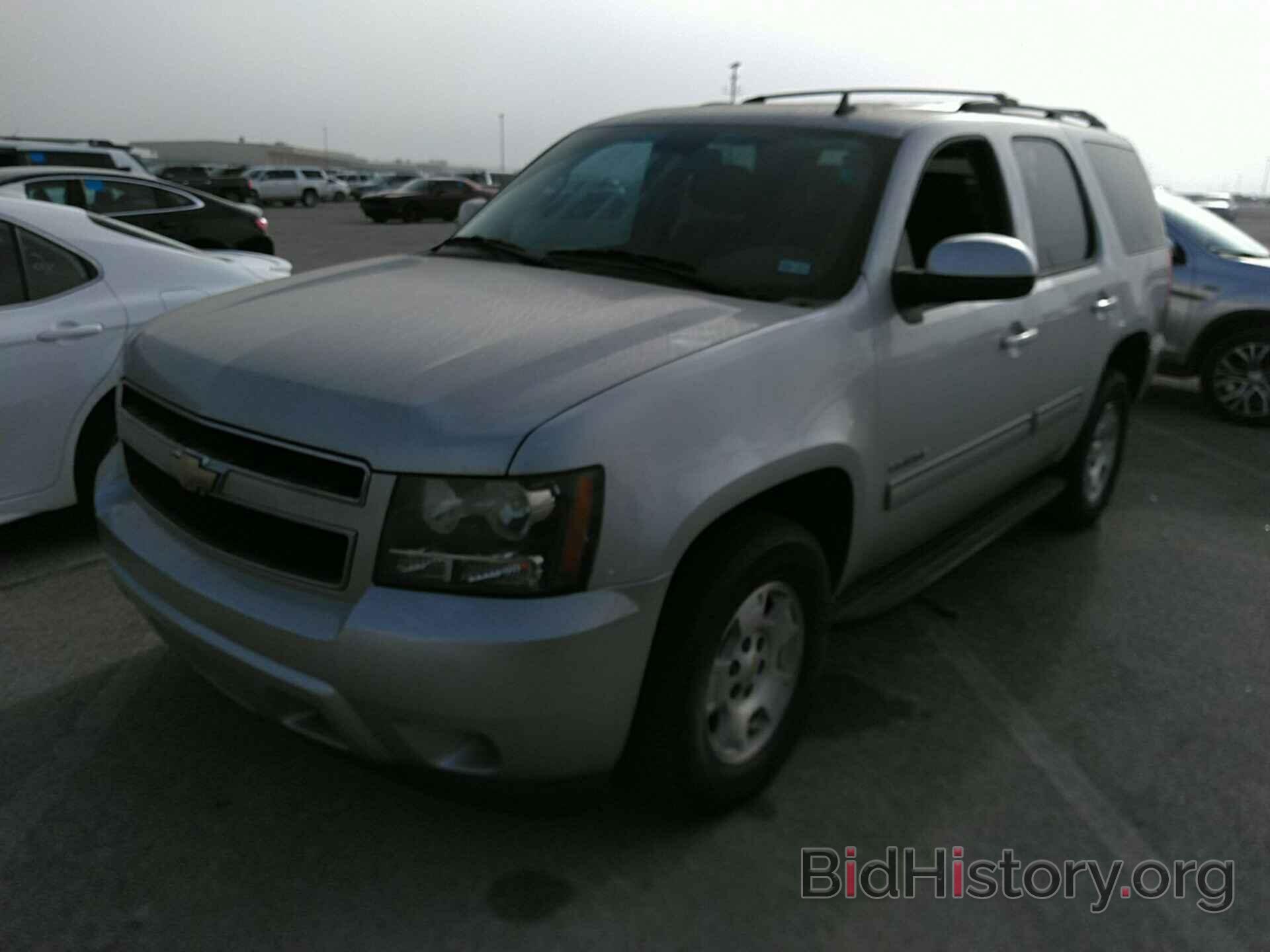 Photo 1GNSCAE06BR374455 - CHEVROLET TAHOE 2011