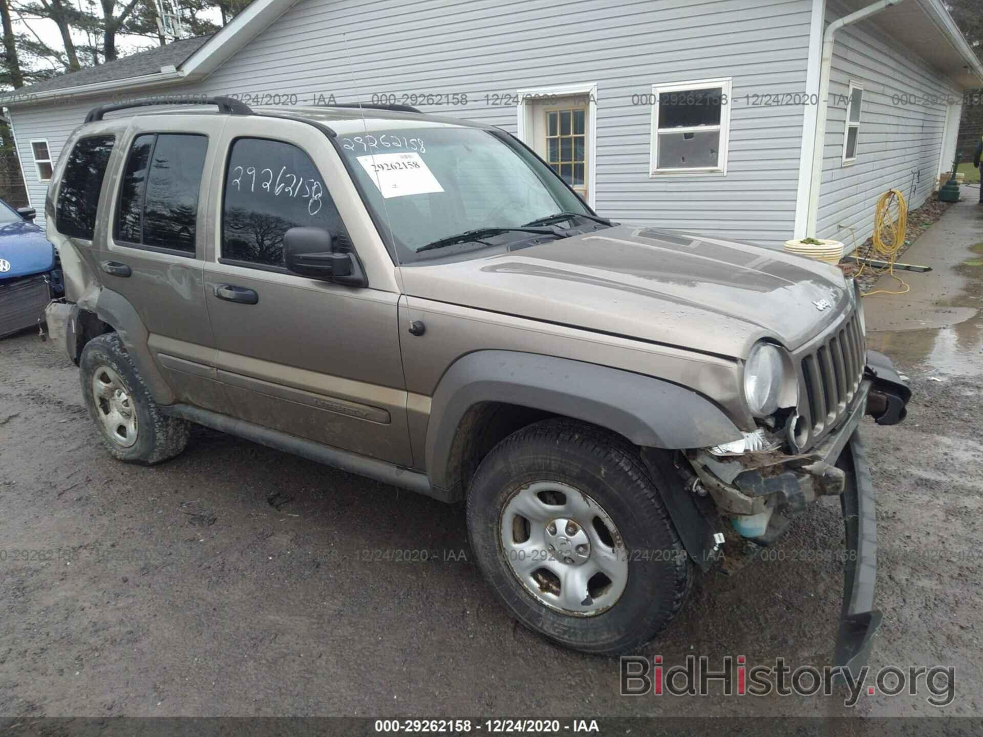 Photo 1J4GL48K07W703165 - JEEP LIBERTY 2007