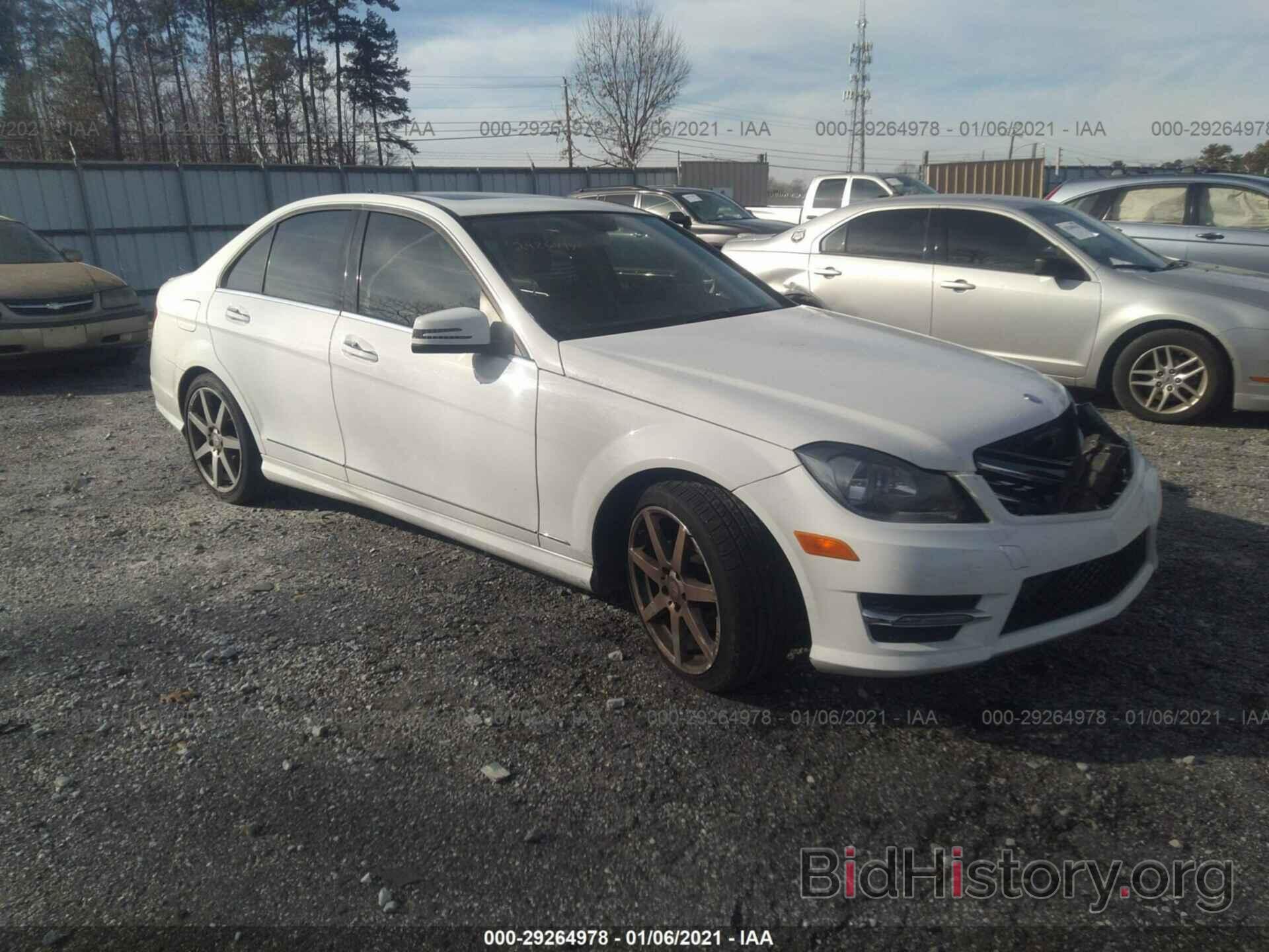 Photo WDDGF4HB2EA957828 - MERCEDES-BENZ C-CLASS 2014