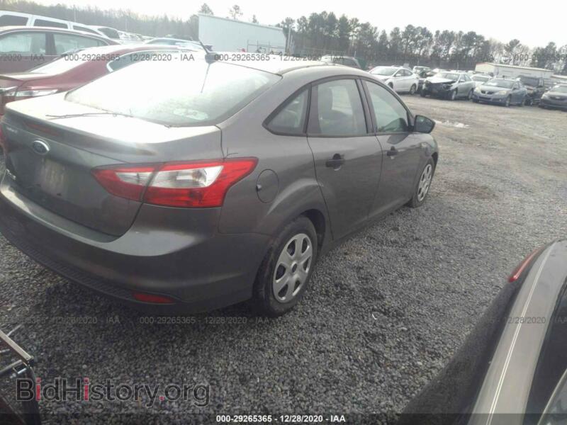 2012 Ford FOCUS (VIN 1FAHP3E24CL282842) — фото 4 из 11