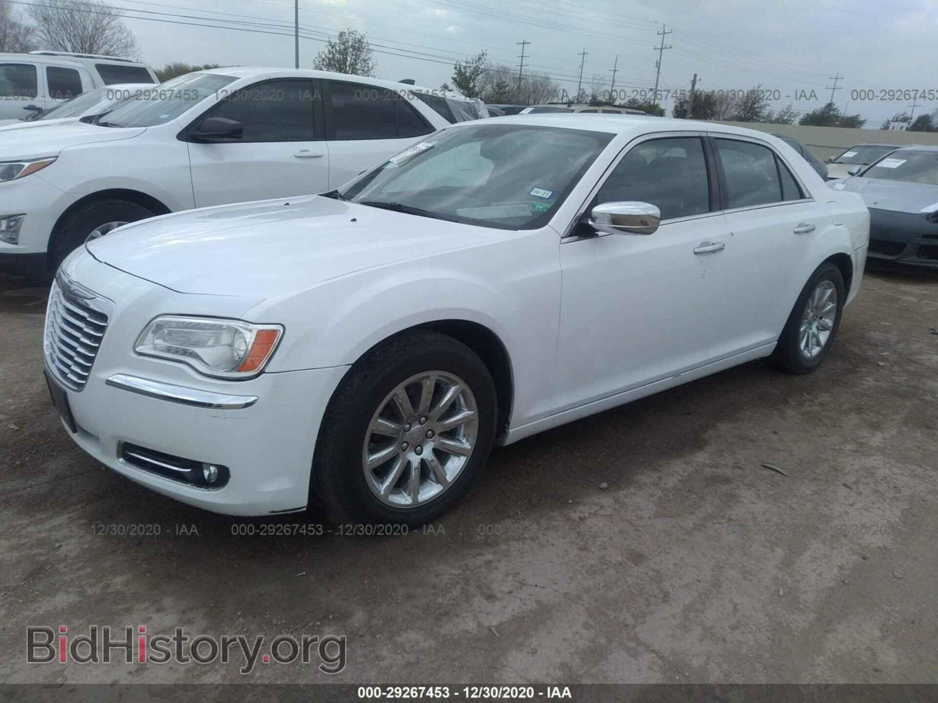 2013 CHRYSLER 300 - VIN: 2C3CCAET0DH661580 - Фото 2