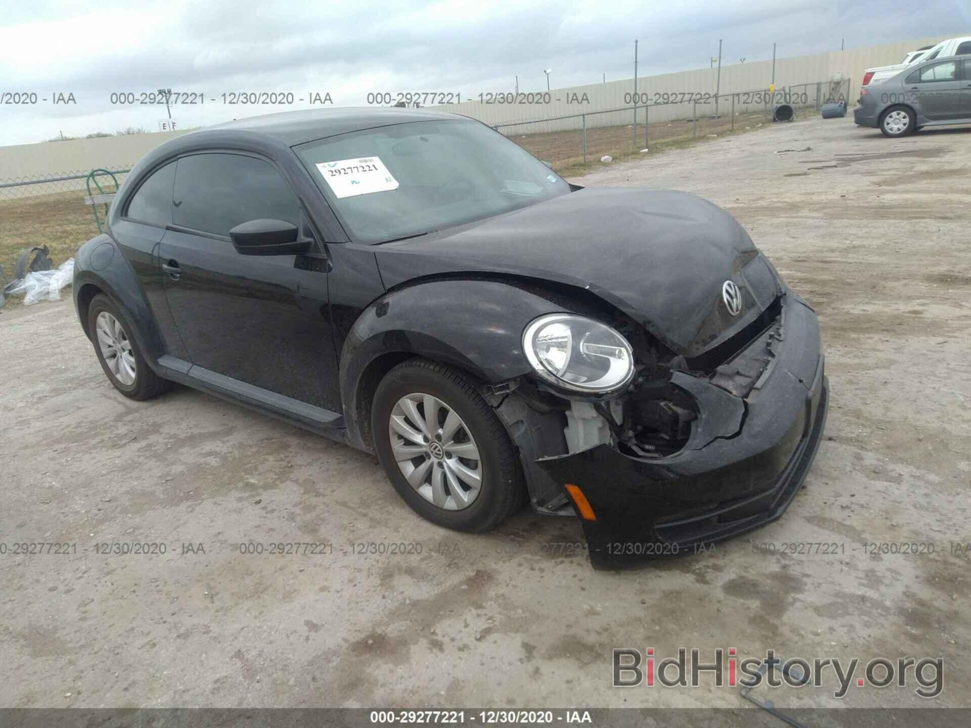 Photo 3VWFP7AT6DM690344 - VOLKSWAGEN BEETLE COUPE 2013